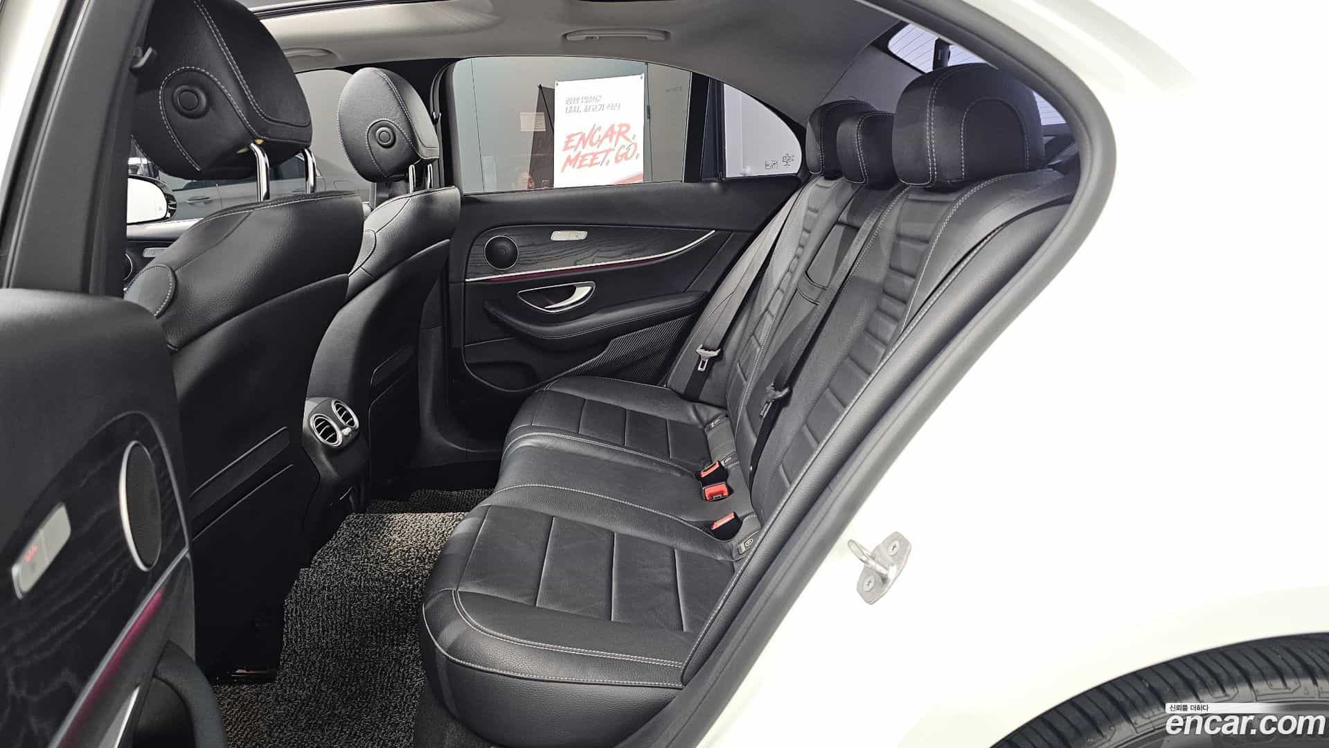 E-Class Mercedes-Benz 2016.9-OPTION-016