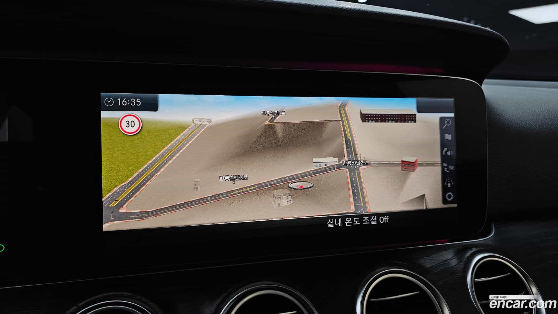 E-Class Mercedes-Benz 2016.9-OPTION-018