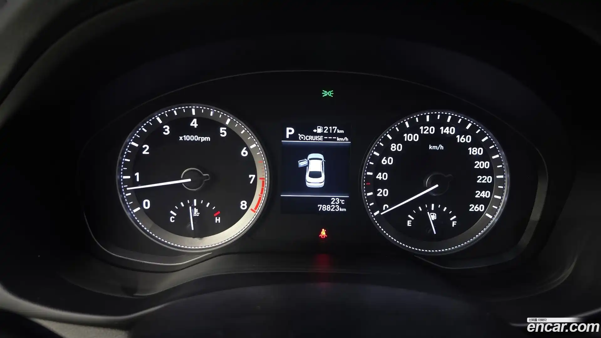 Grandeur Hyundai 2016.11-INNER-008