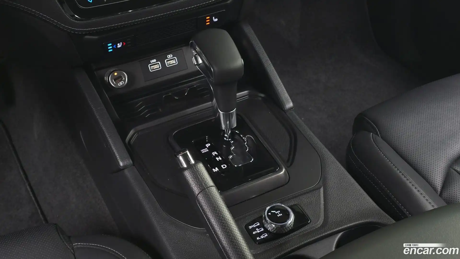 Rexton KG Mobility 2022.9-INNER-009