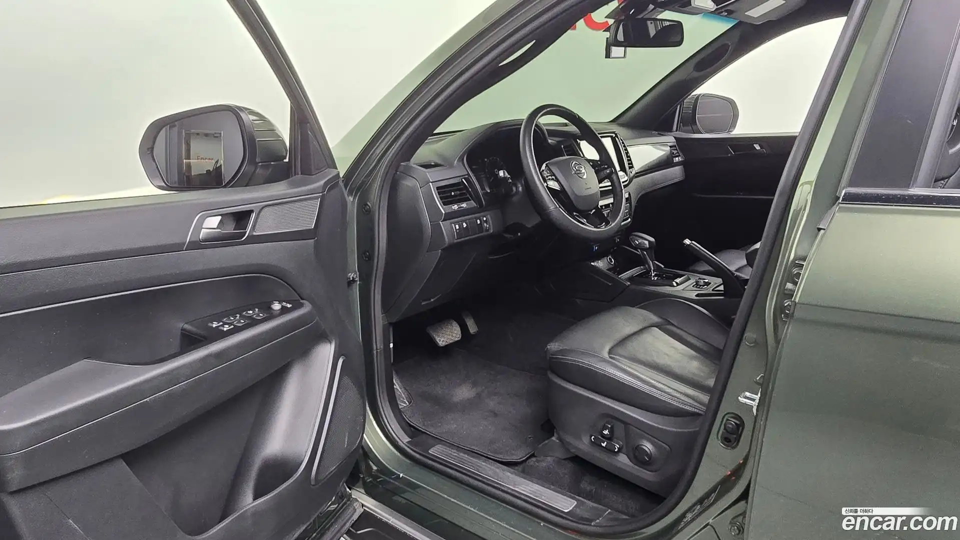 Rexton KG Mobility 2022.9-INNER-010