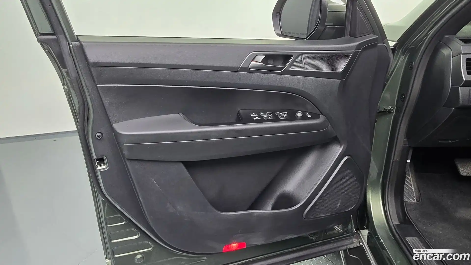 Rexton KG Mobility 2022.9-INNER-034