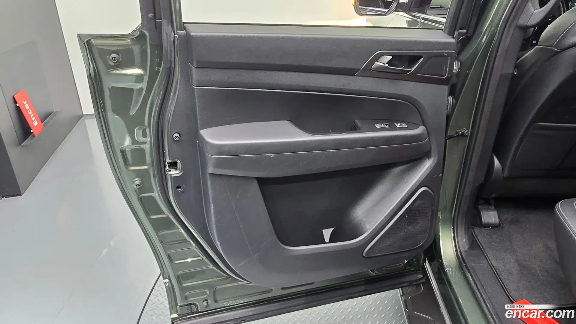 Rexton KG Mobility 2022.9-INNER-035