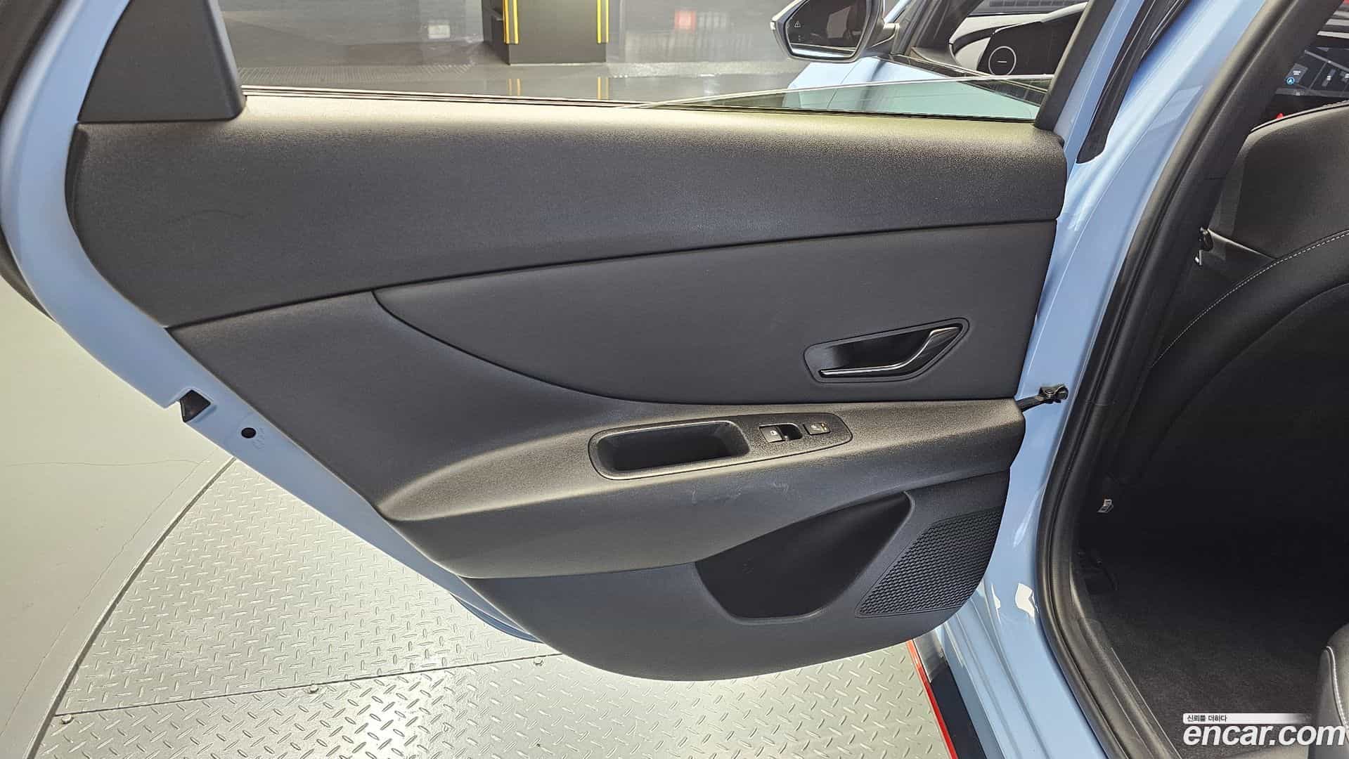 AVANTE Hyundai 2022.2-INNER-035