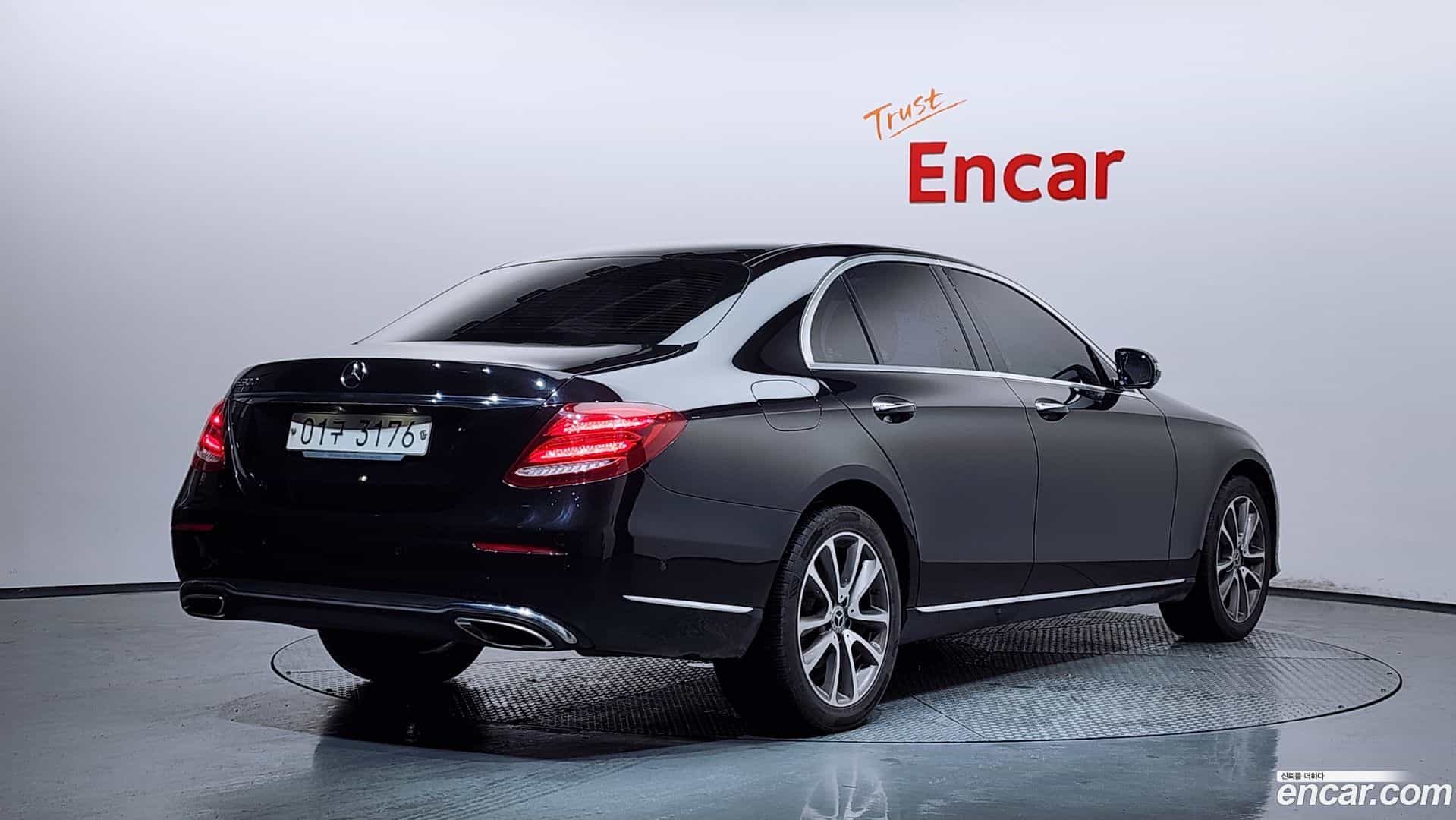 E-Class Mercedes-Benz 2018.0-OUTER-002