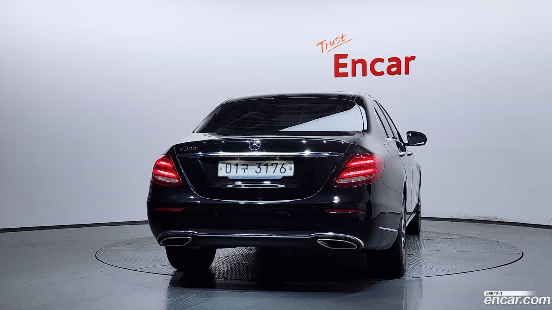 E-Class Mercedes-Benz 2018.0-OUTER-004