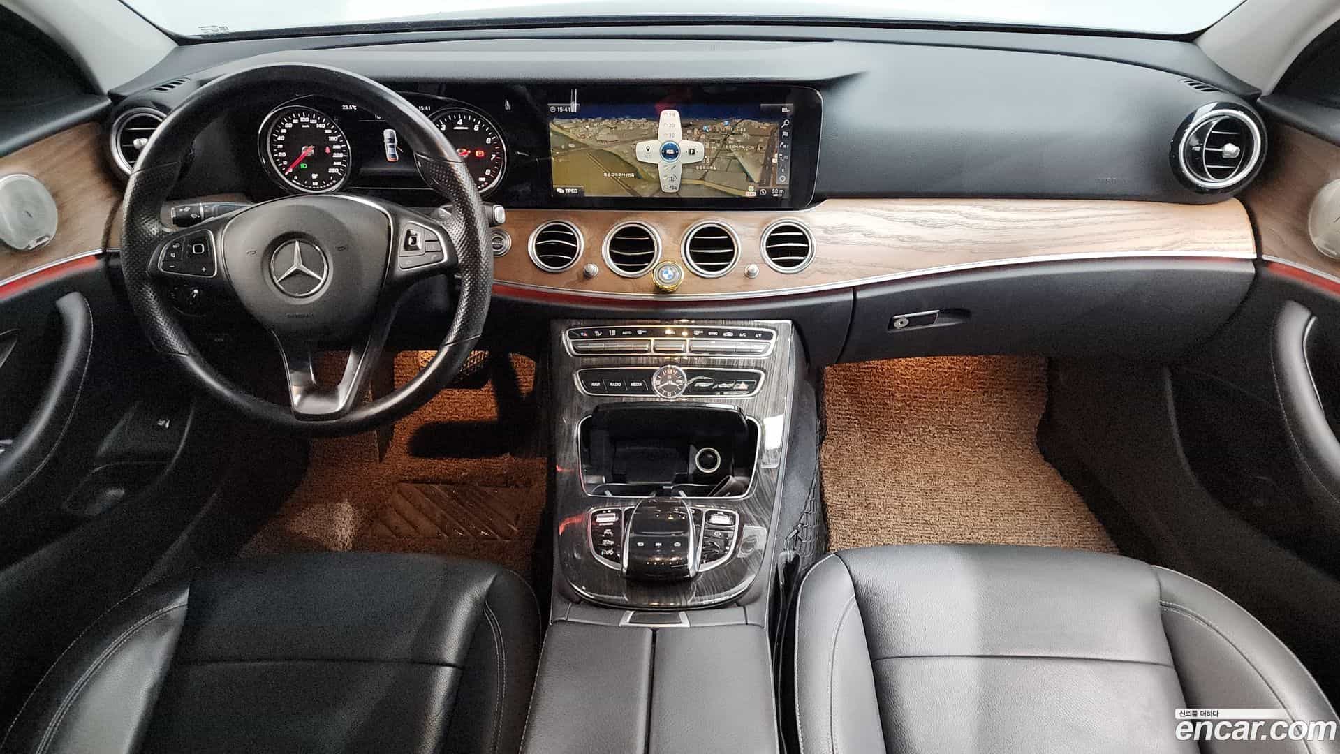 E-Class Mercedes-Benz 2018.0-INNER-007