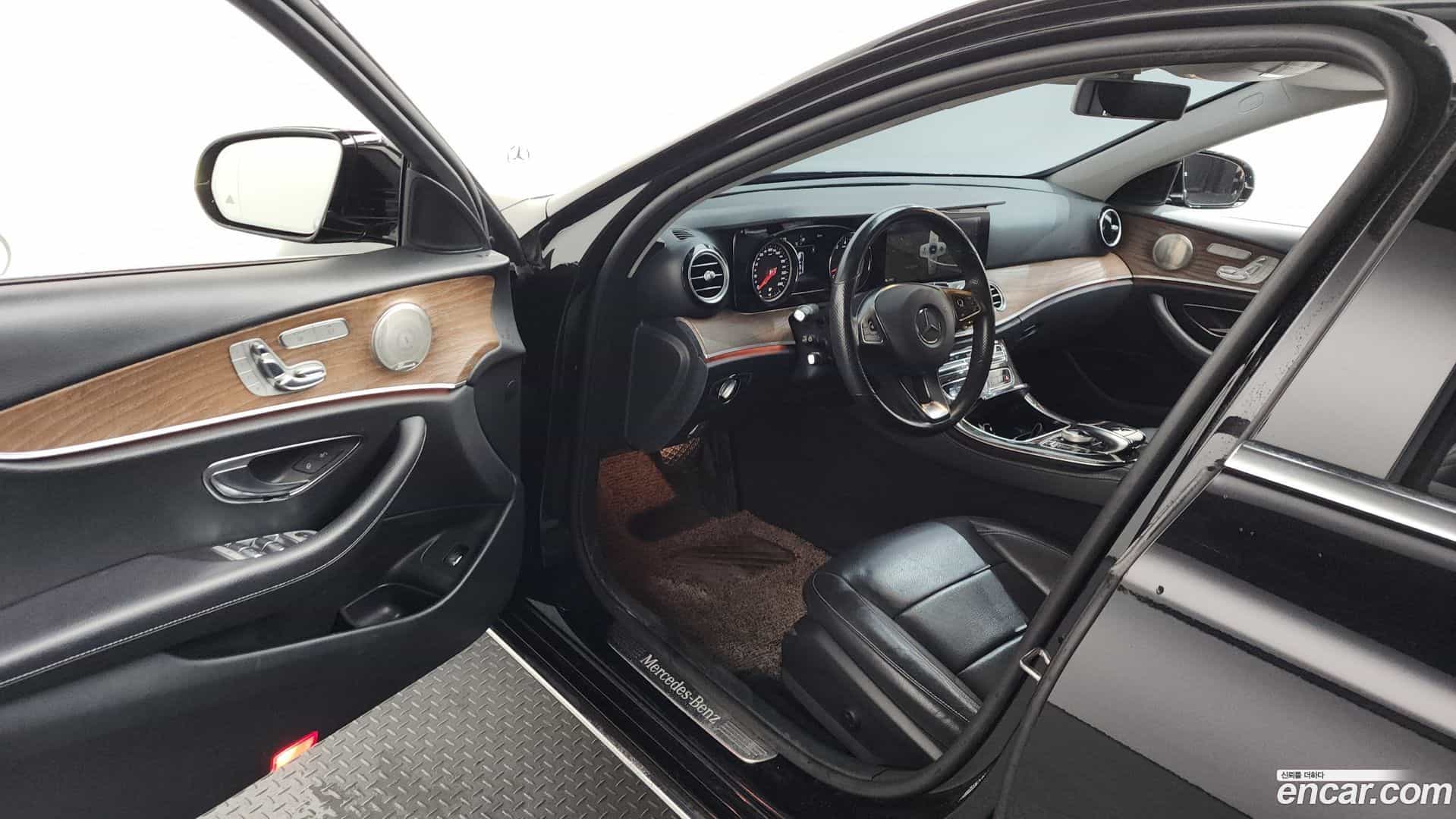 E-Class Mercedes-Benz 2018.0-INNER-010