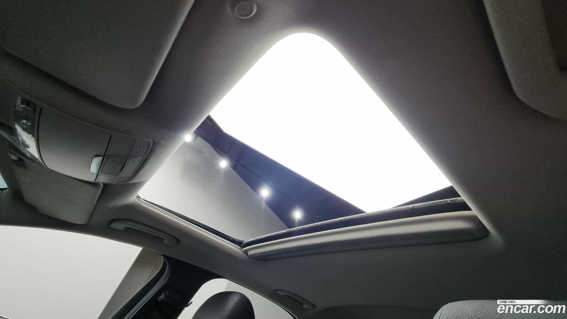 E-Class Mercedes-Benz 2018.0-OPTION-019