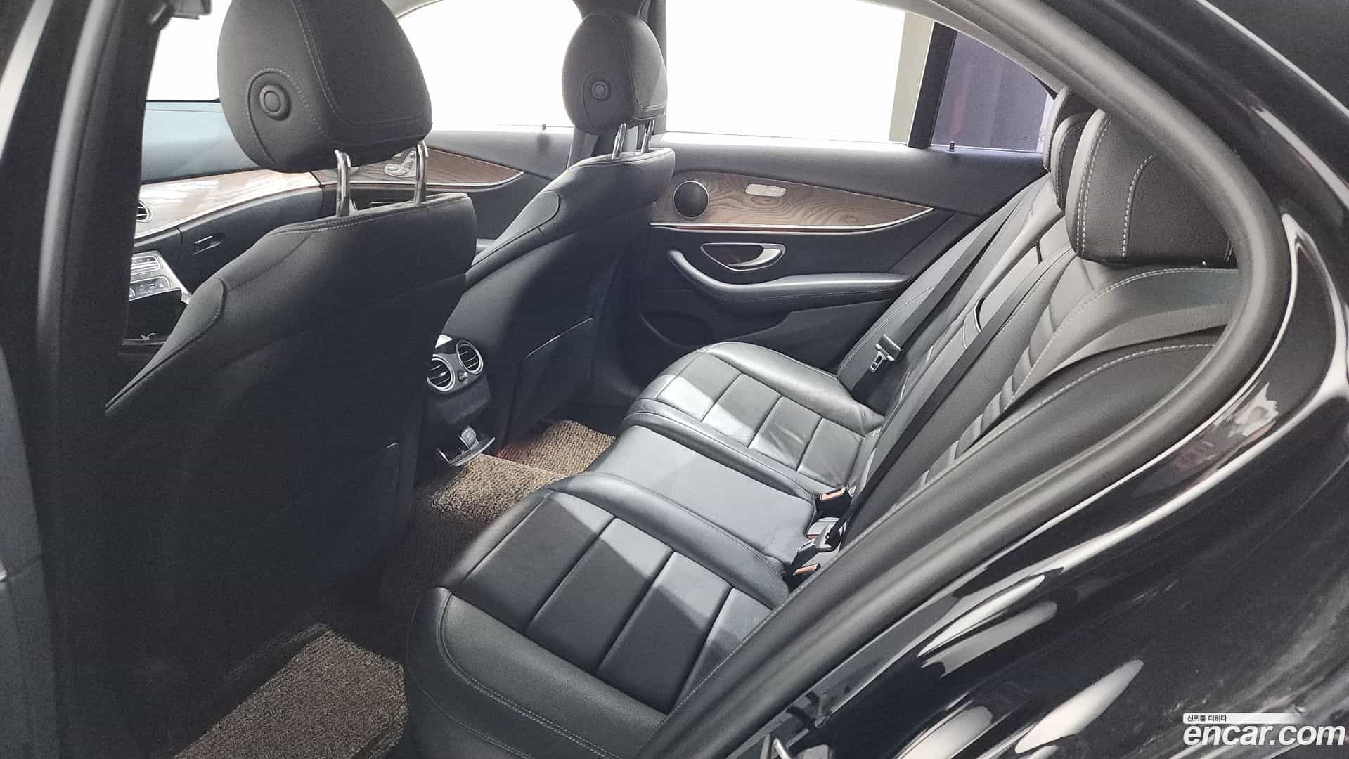 E-Class Mercedes-Benz 2018.0-OPTION-023