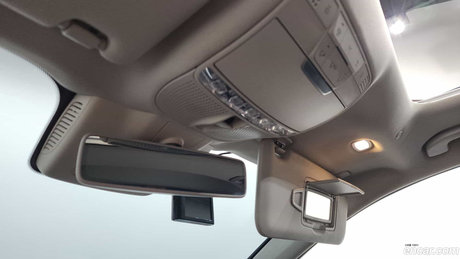 E-Class Mercedes-Benz 2018.0-OPTION-024