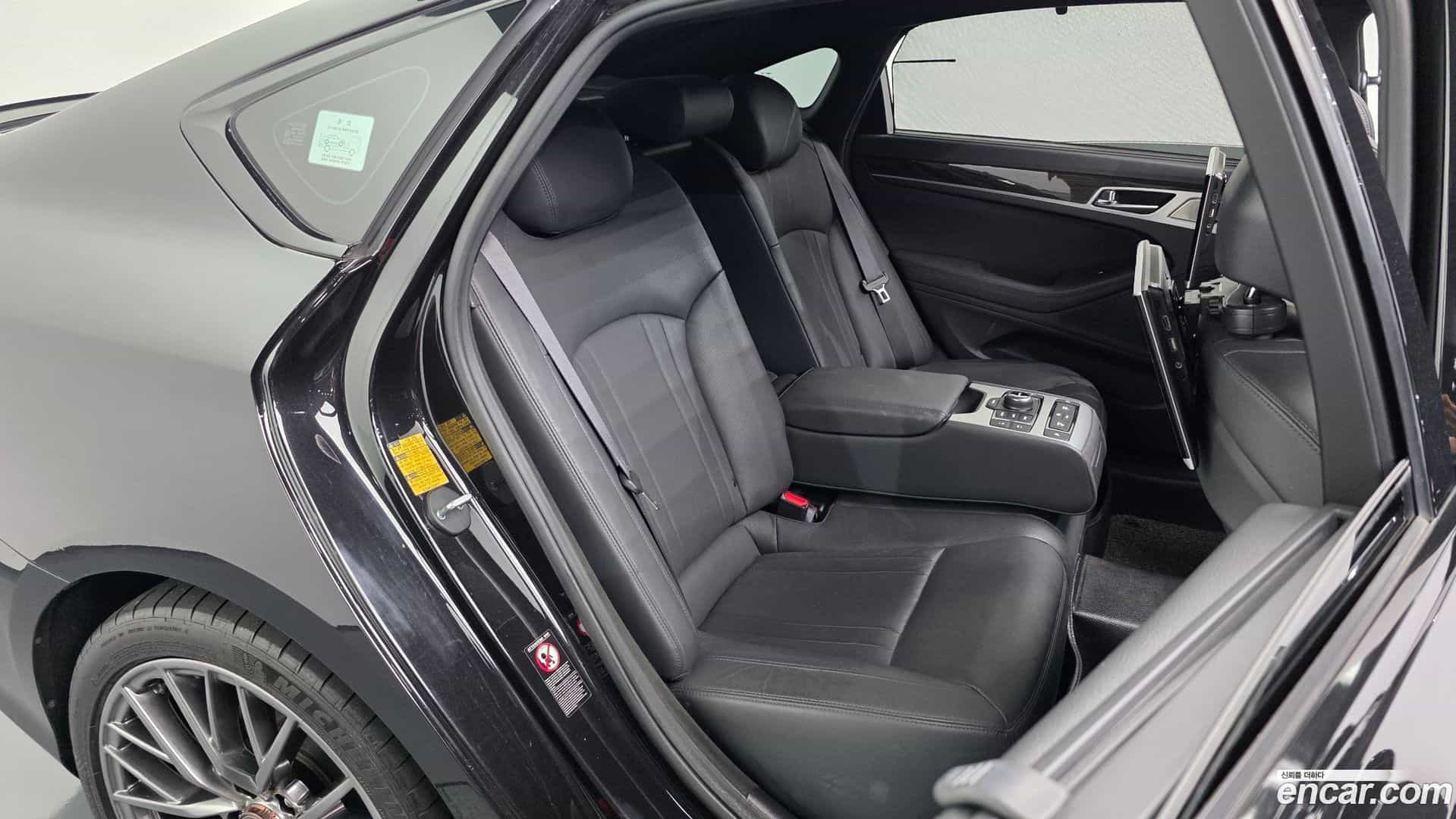 G80 Genesis 2019.0-OPTION-015
