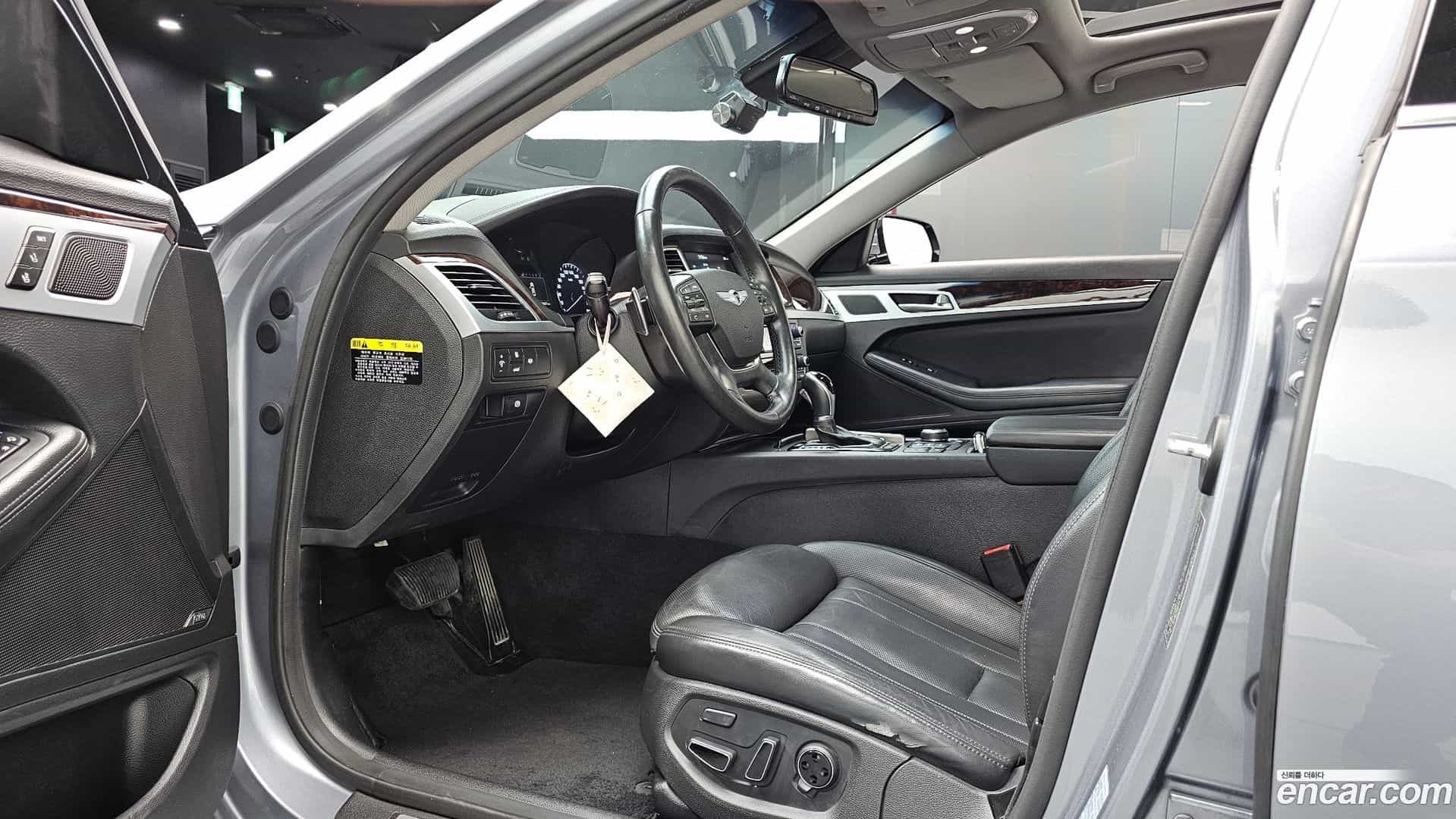 Genesis Hyundai 2014.1-INNER-010