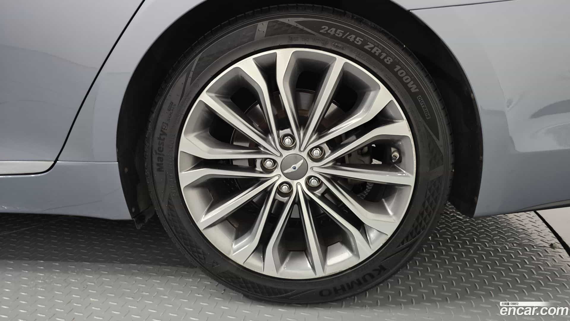 Genesis Hyundai 2014.1-OUTER-031