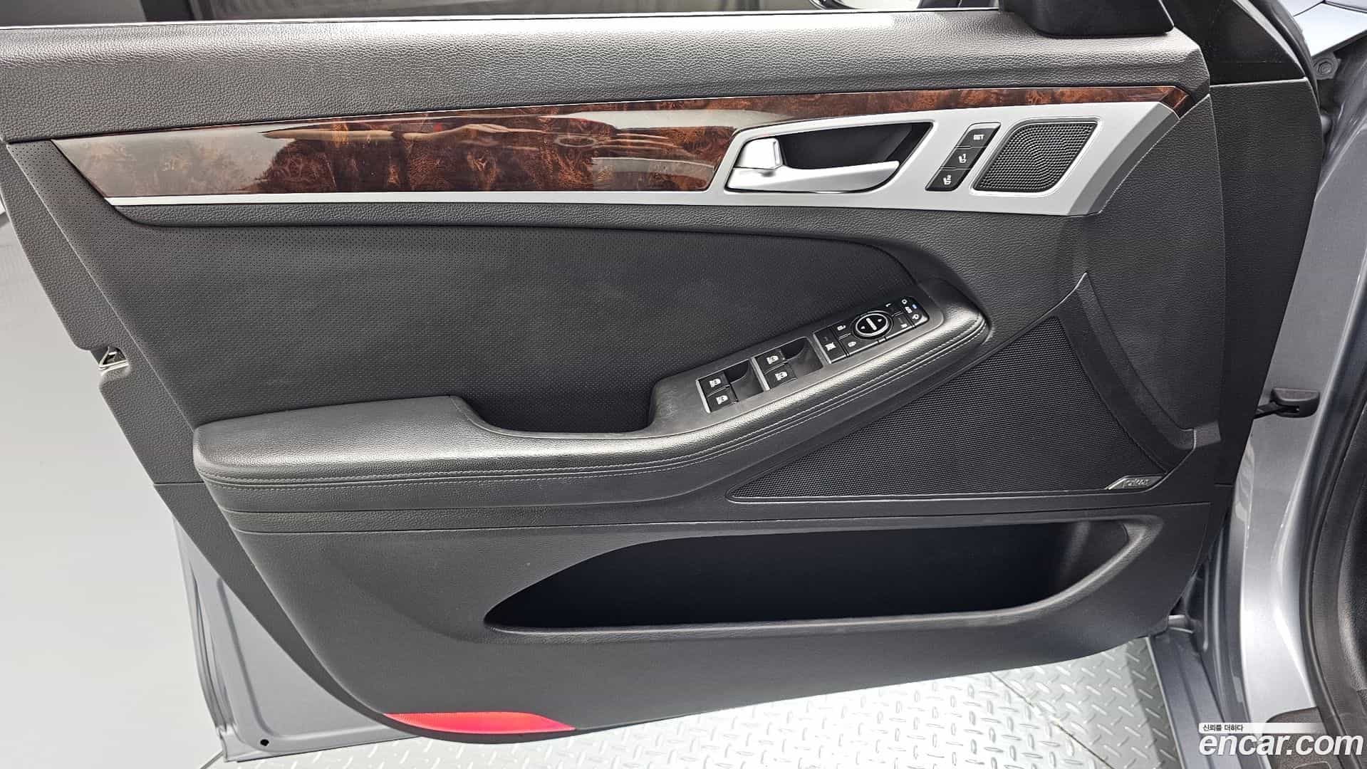 Genesis Hyundai 2014.1-INNER-034