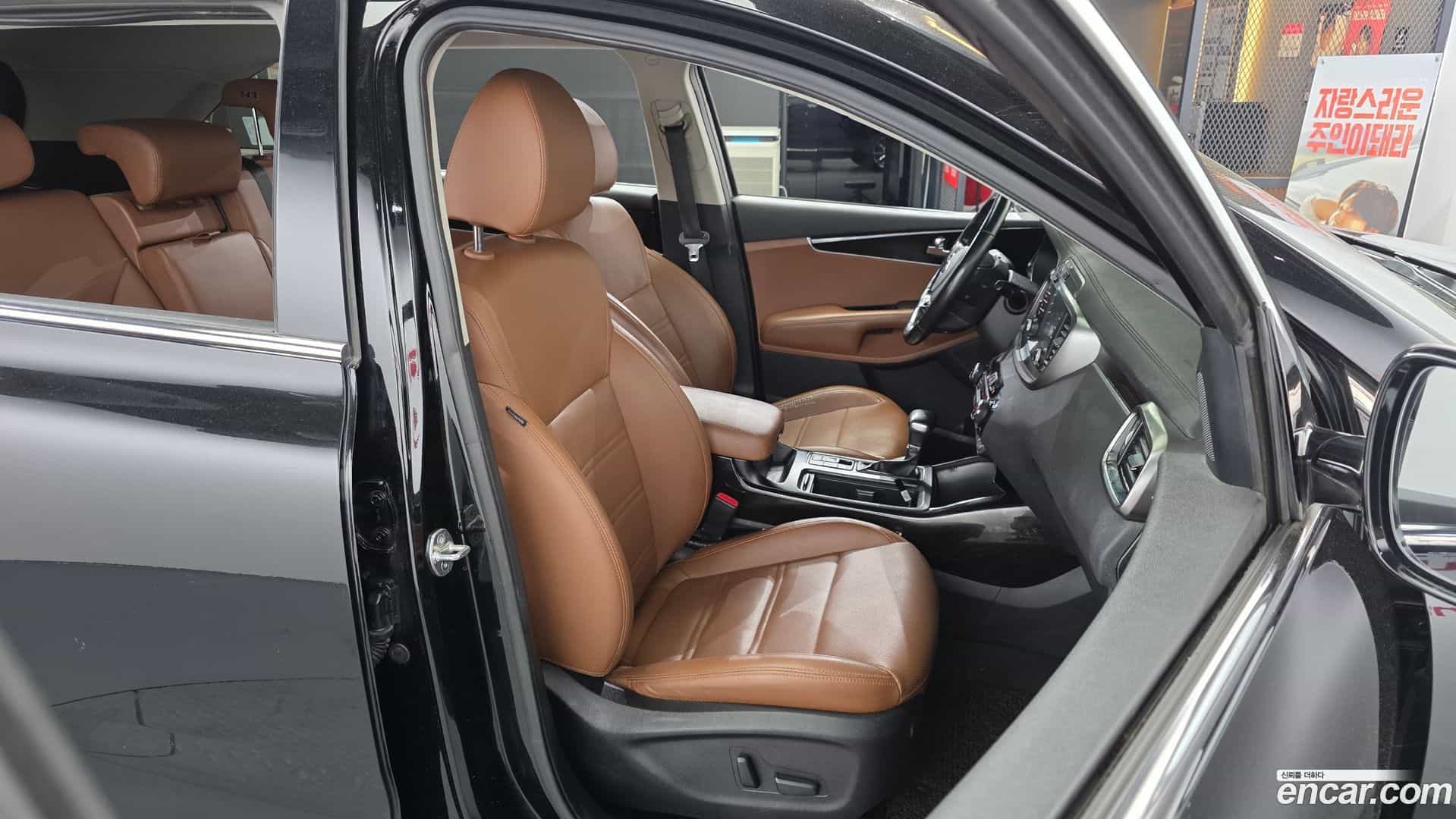 Sorento Kia 2018.6-OPTION-016
