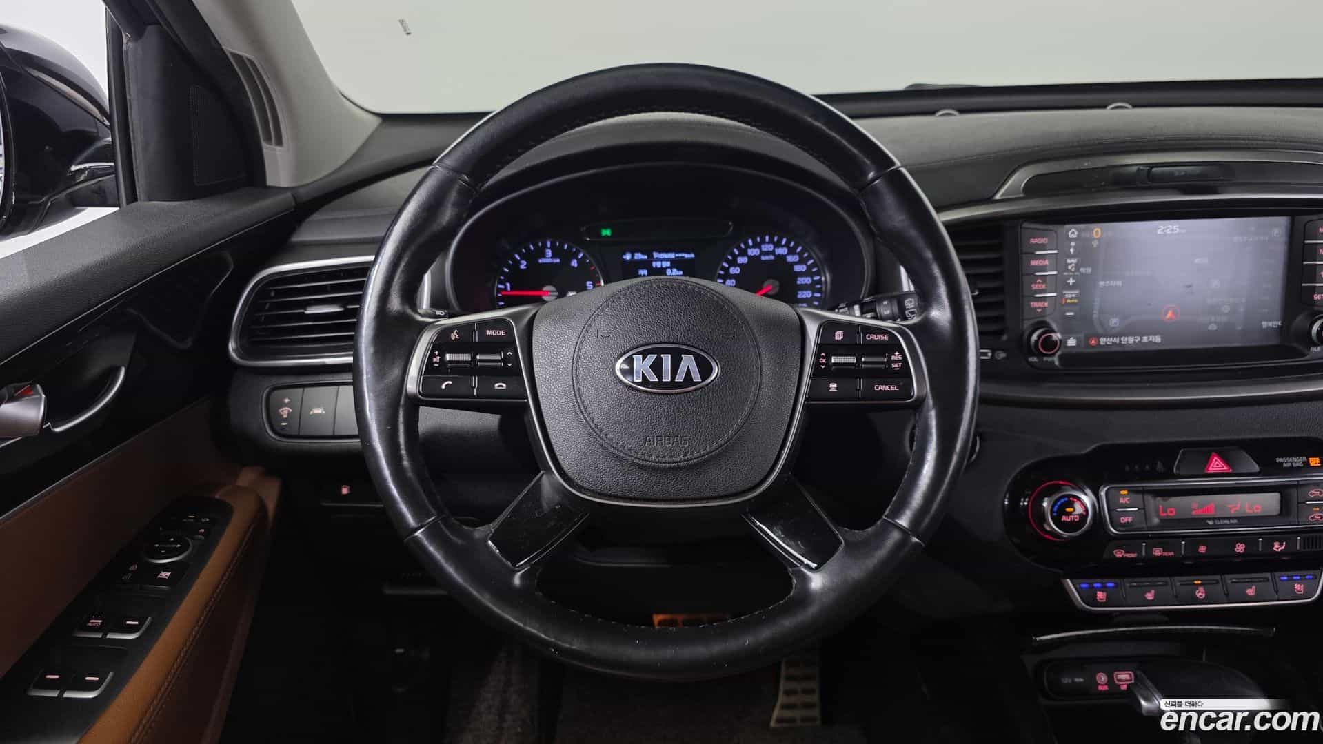 Sorento Kia 2018.6-OPTION-017