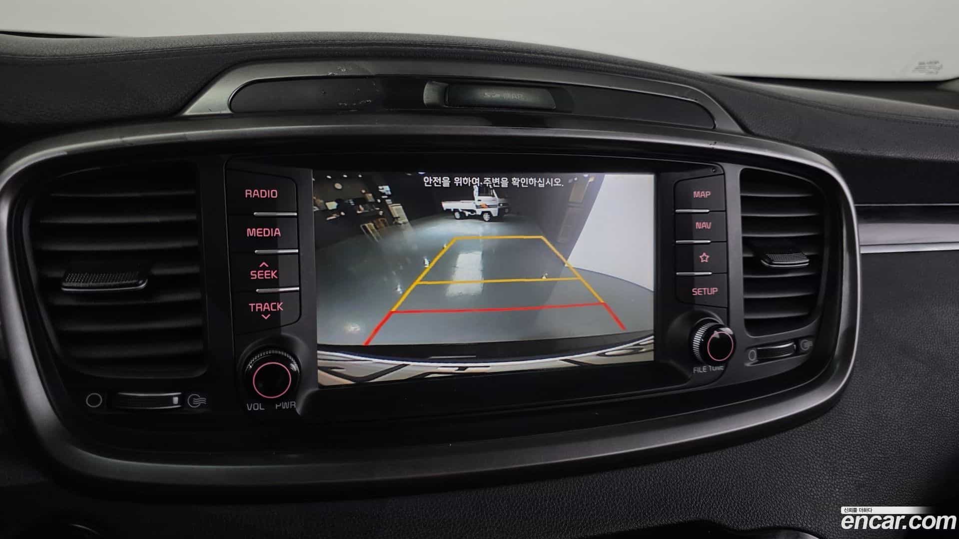 Sorento Kia 2018.6-OPTION-022