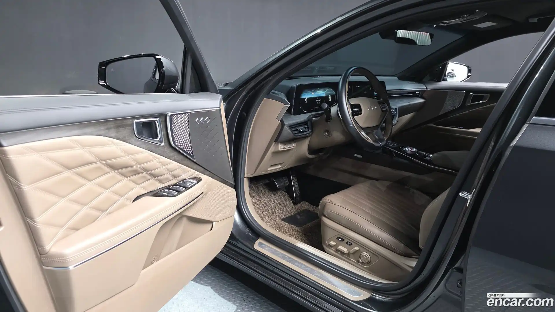 K8 Kia 2024.0-INNER-010