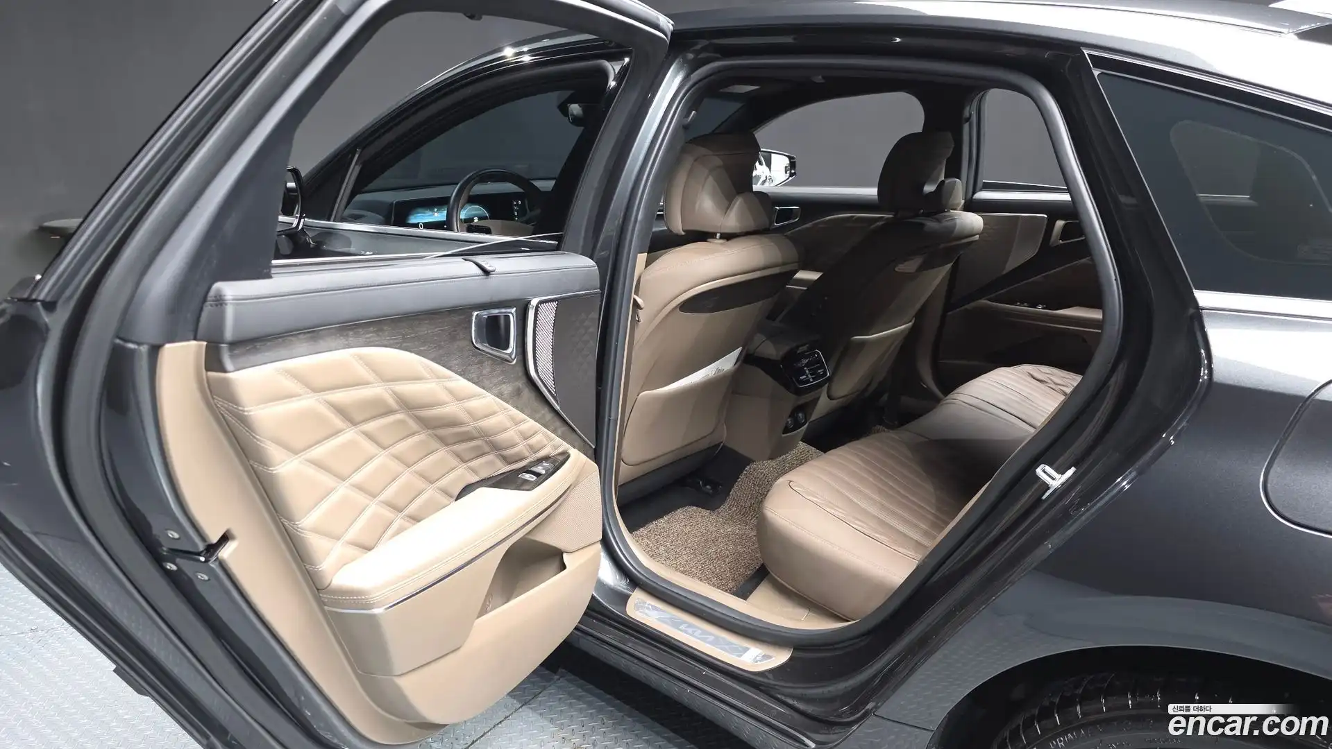K8 Kia 2024.0-INNER-036