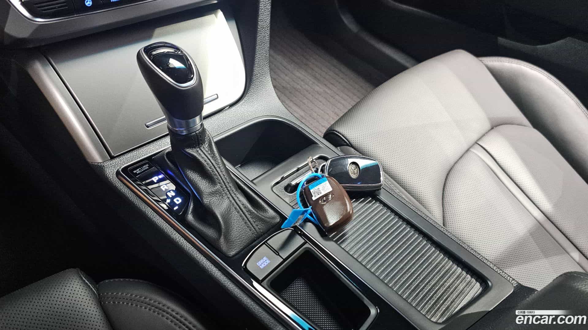Sonata Hyundai 2017.1-INNER-009