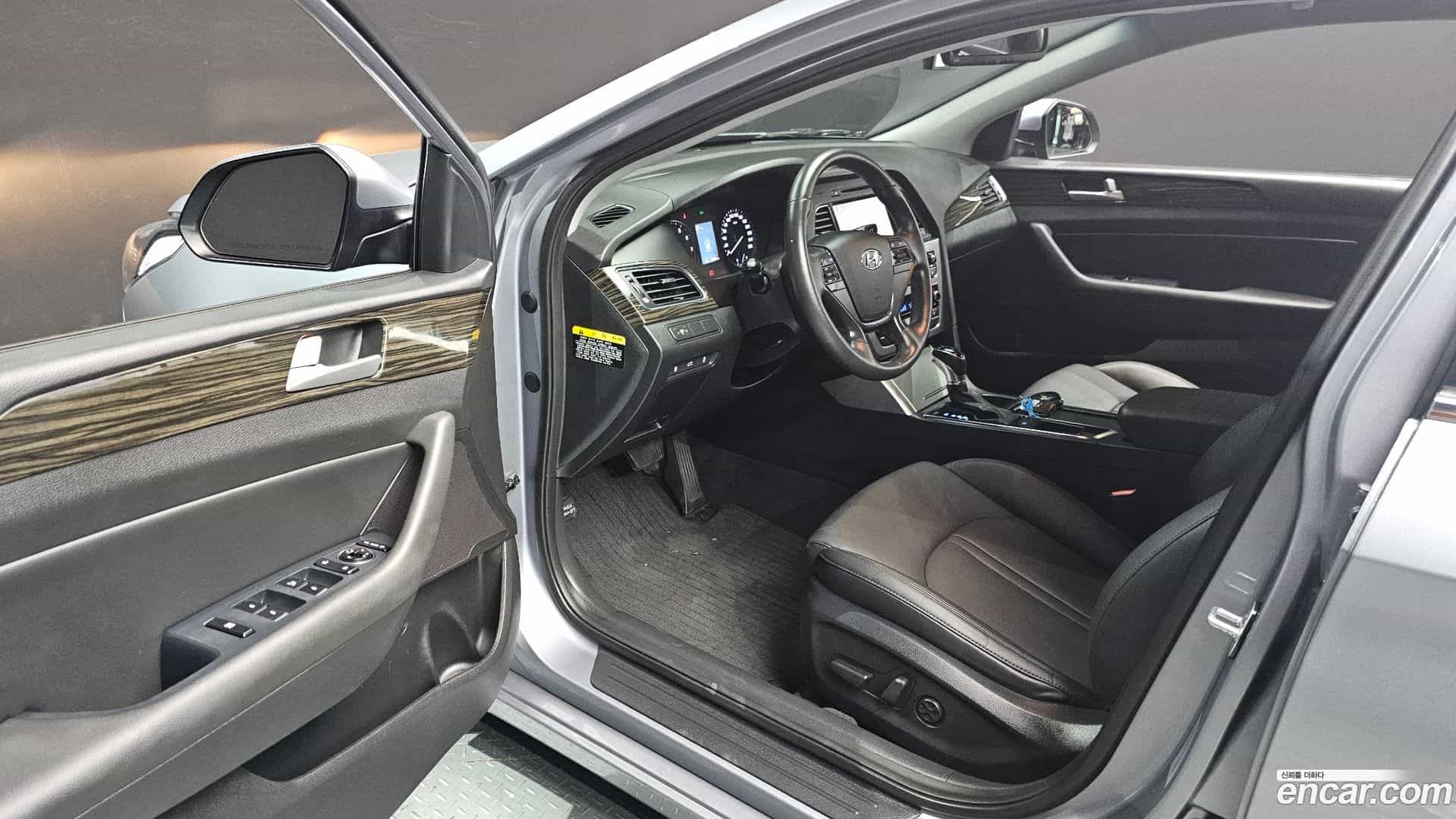 Sonata Hyundai 2017.1-INNER-010