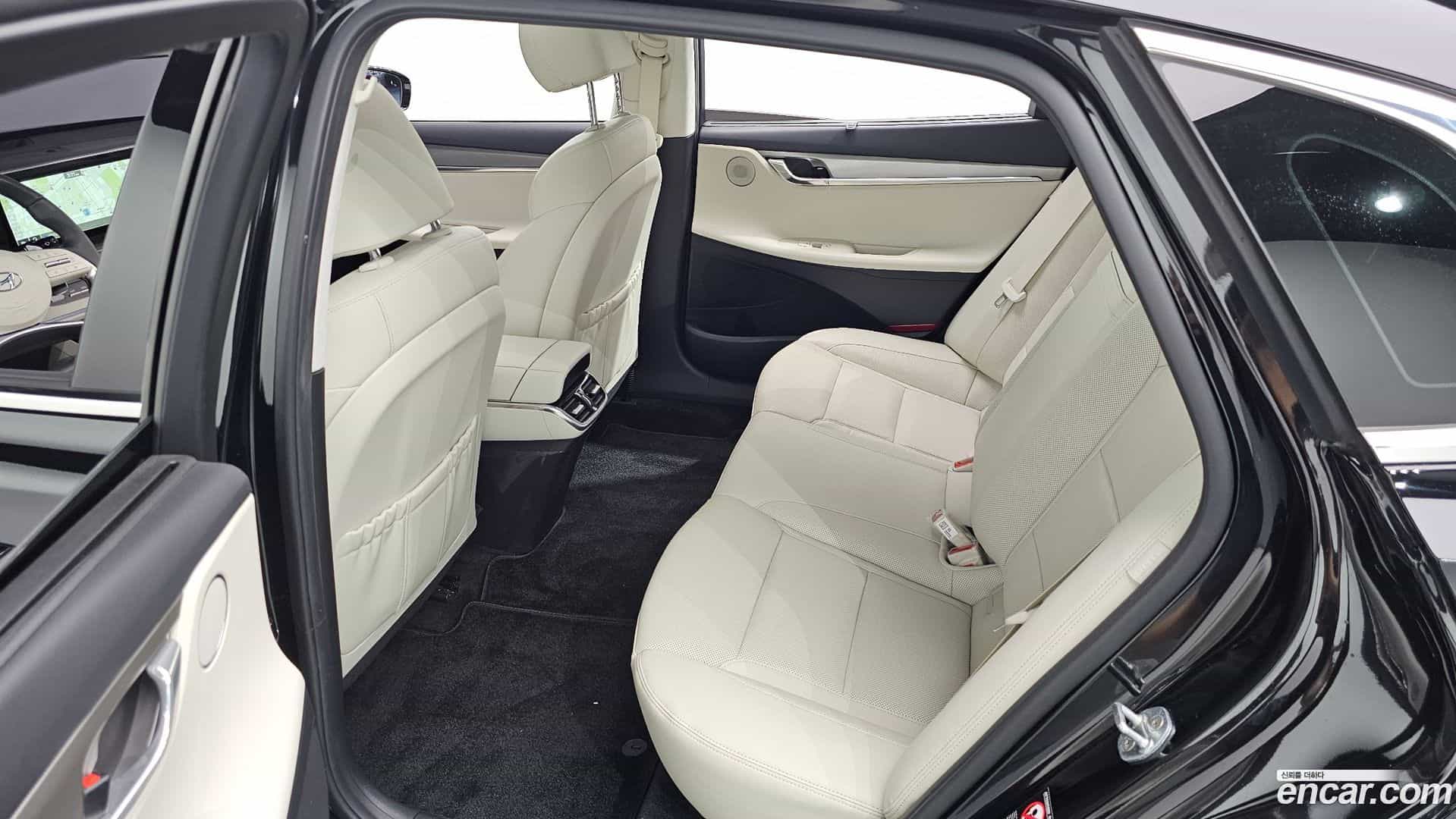 Grandeur Hyundai 2022.6-OPTION-015