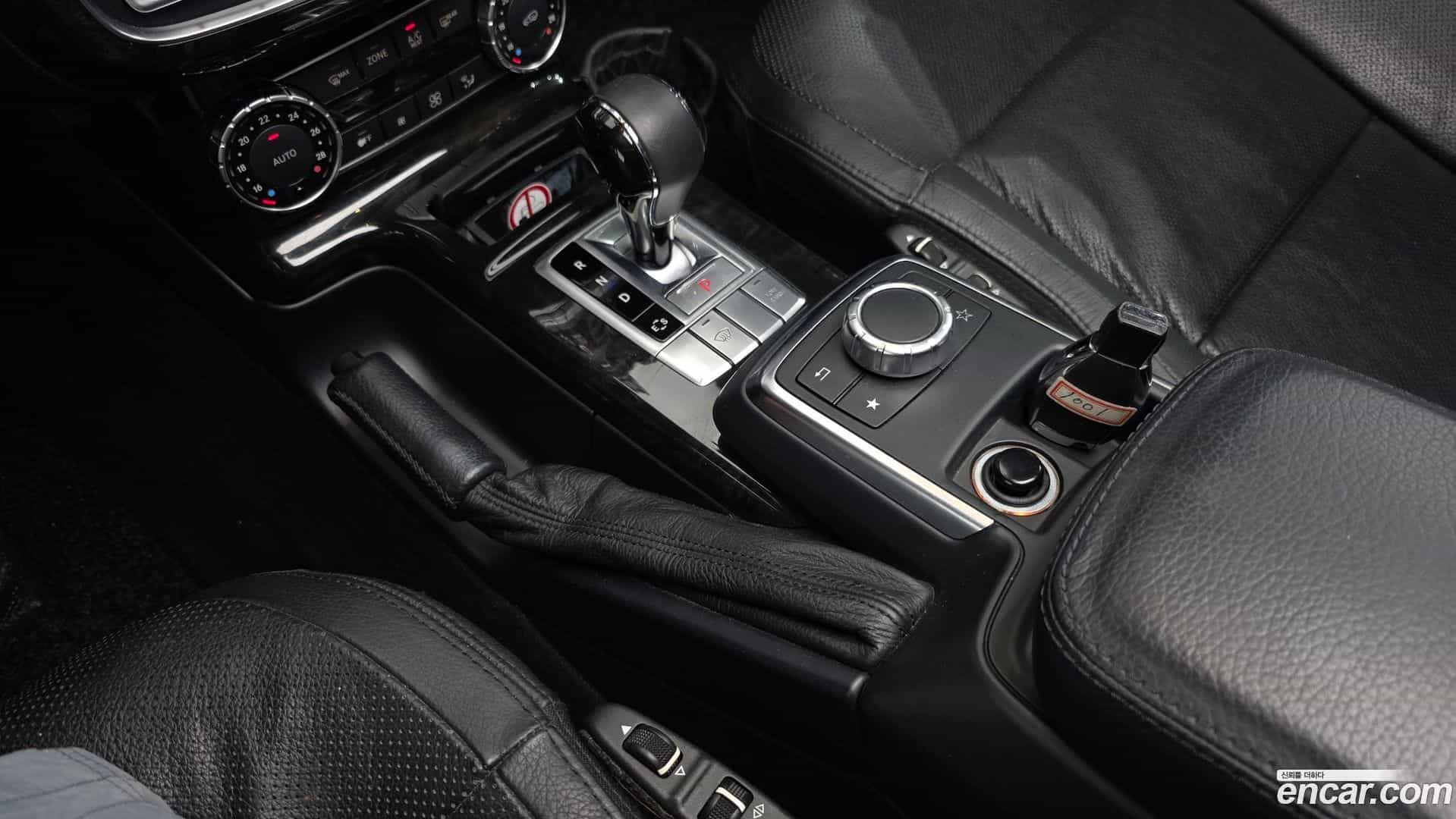 G-Class Mercedes-Benz 2015.4-INNER-009
