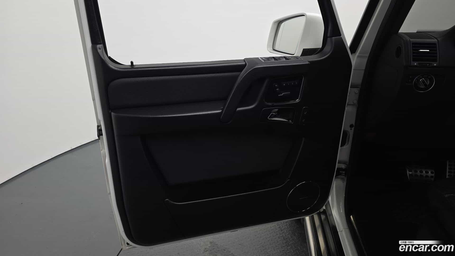 G-Class Mercedes-Benz 2015.4-INNER-034