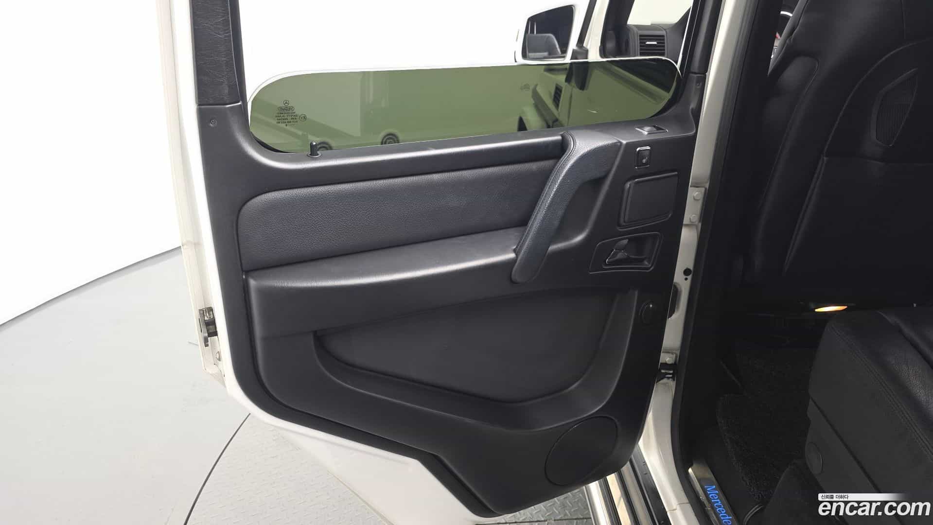 G-Class Mercedes-Benz 2015.4-INNER-035