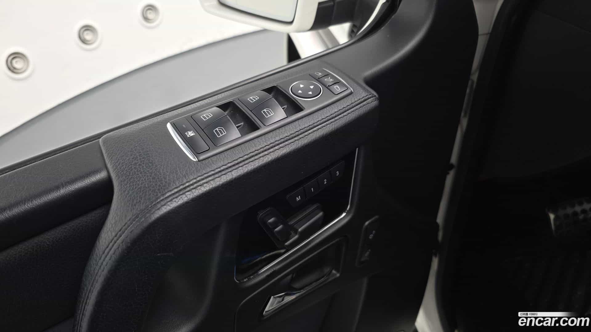 G-Class Mercedes-Benz 2015.4-OPTION-043
