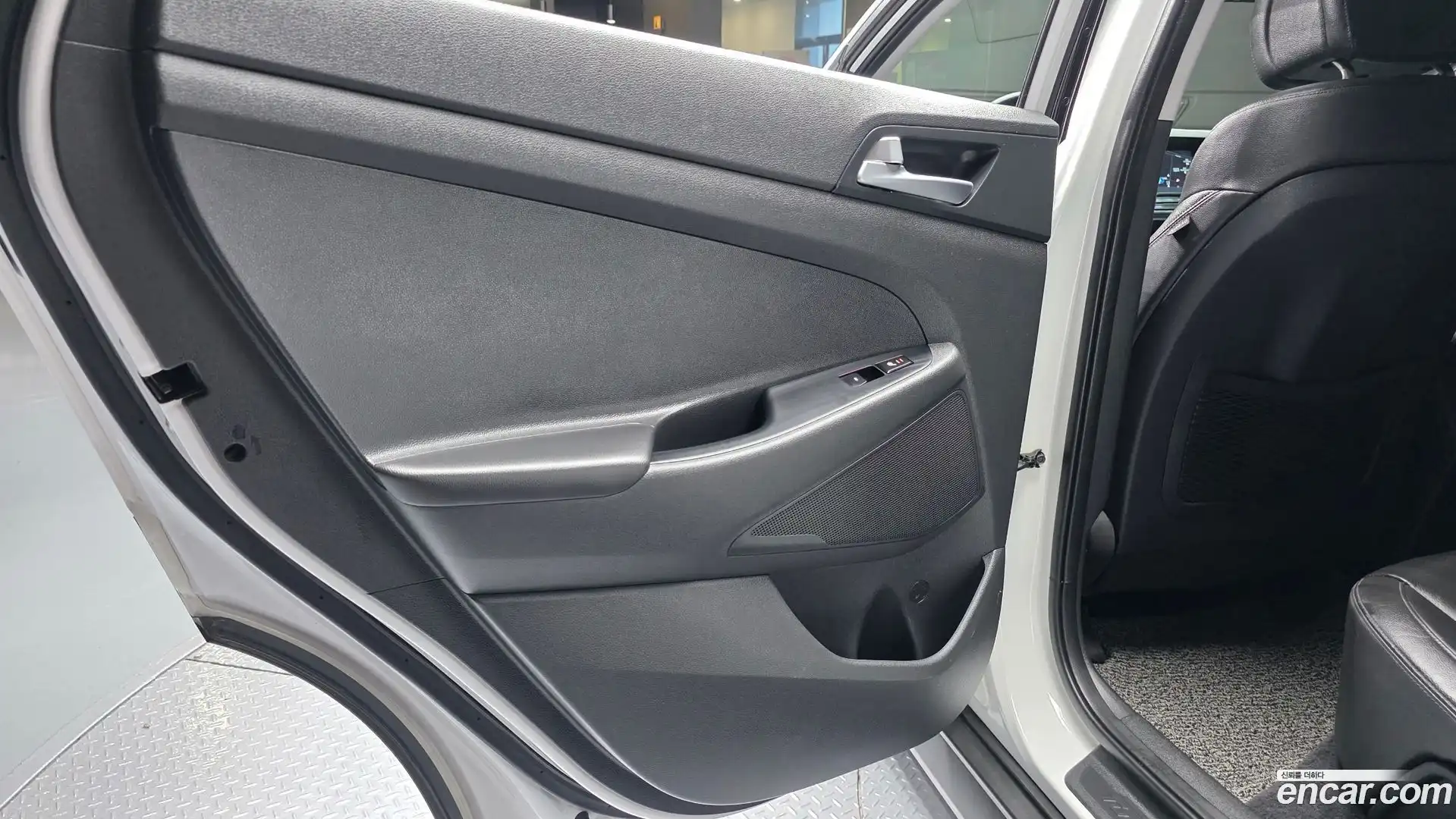 Tucson Hyundai 2018.1-INNER-035