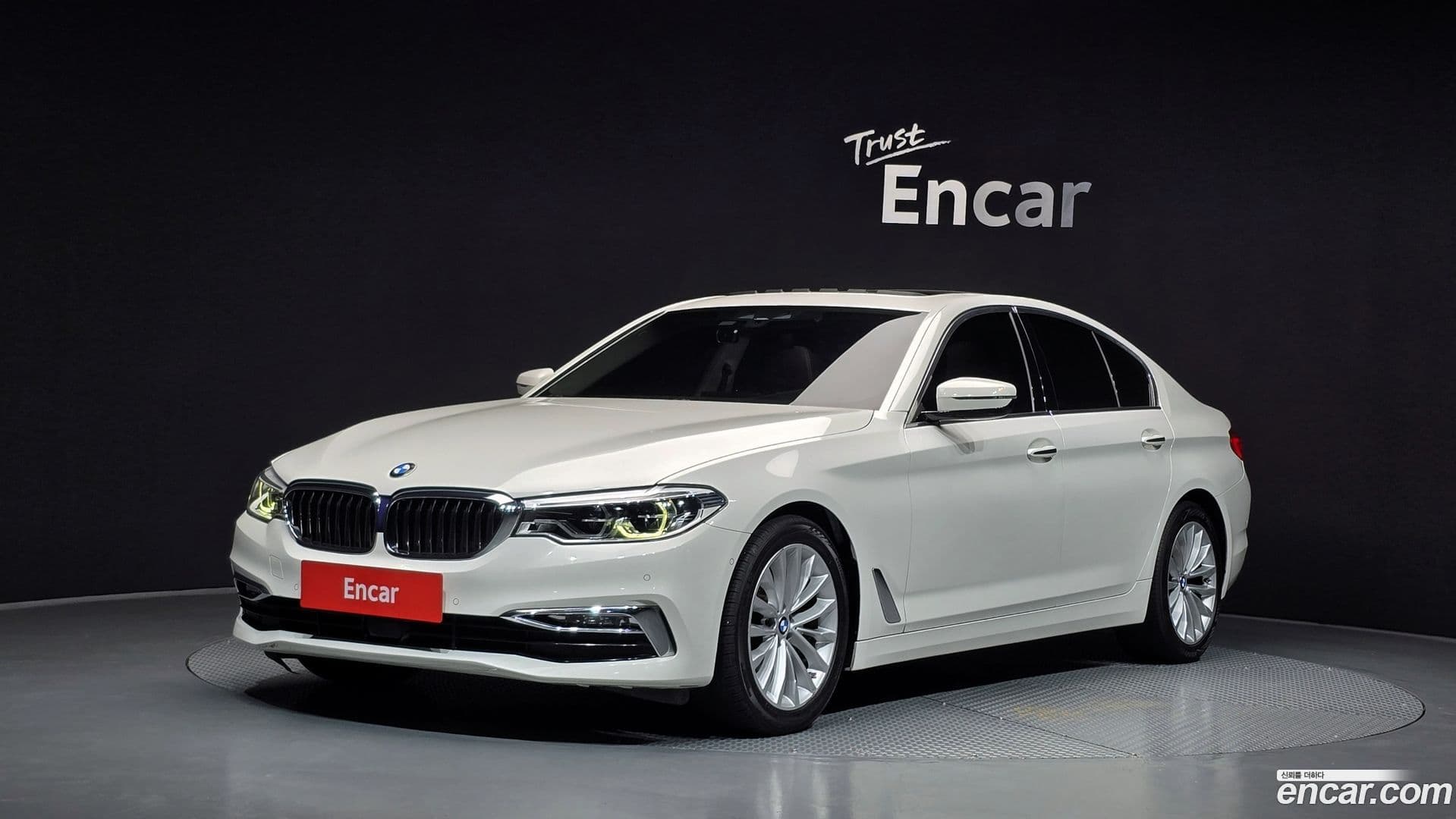 Main__Slider__Photo:5-Series BMW 2018.4-0