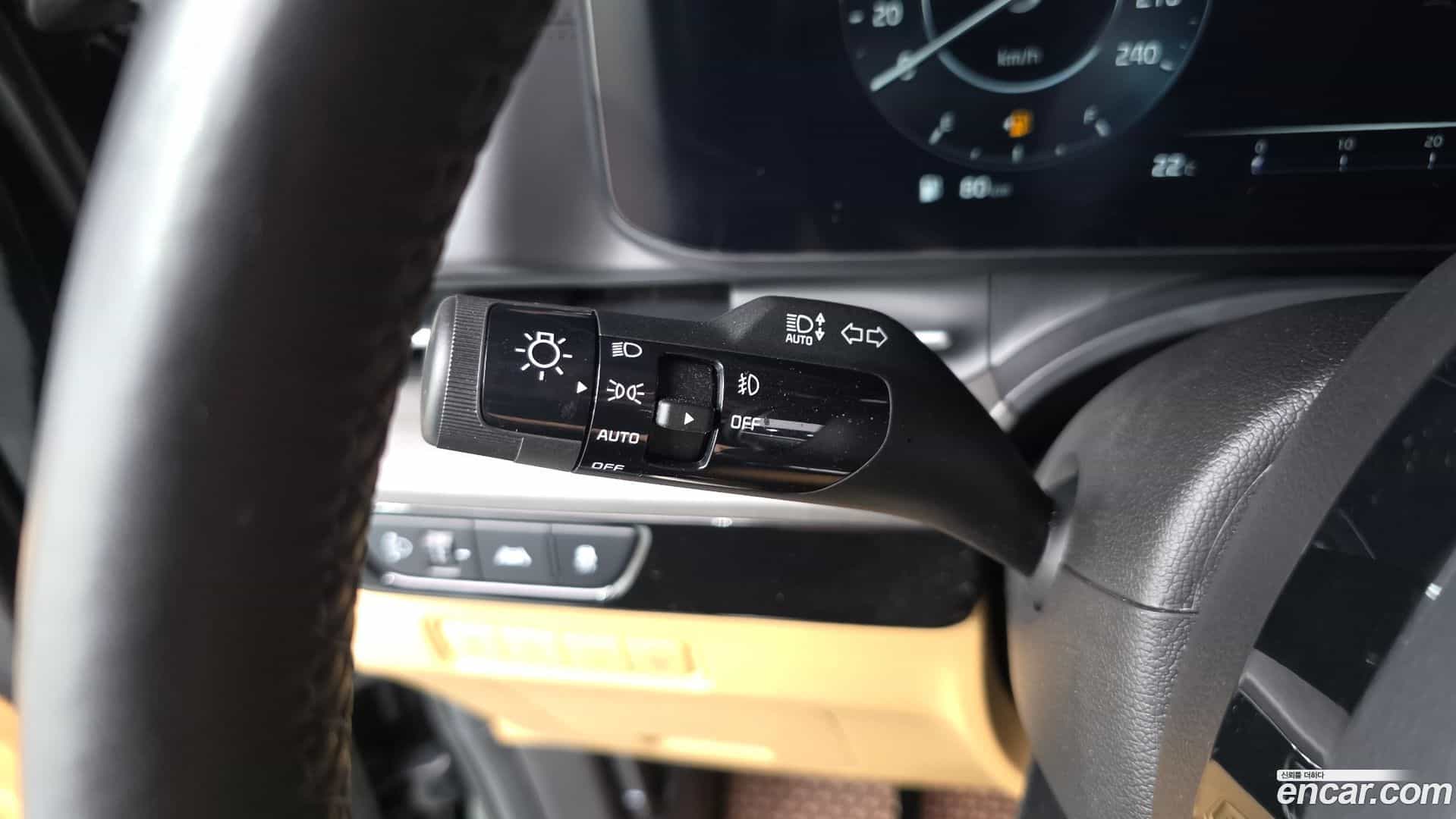 Canival Kia 2023.9-OPTION-041