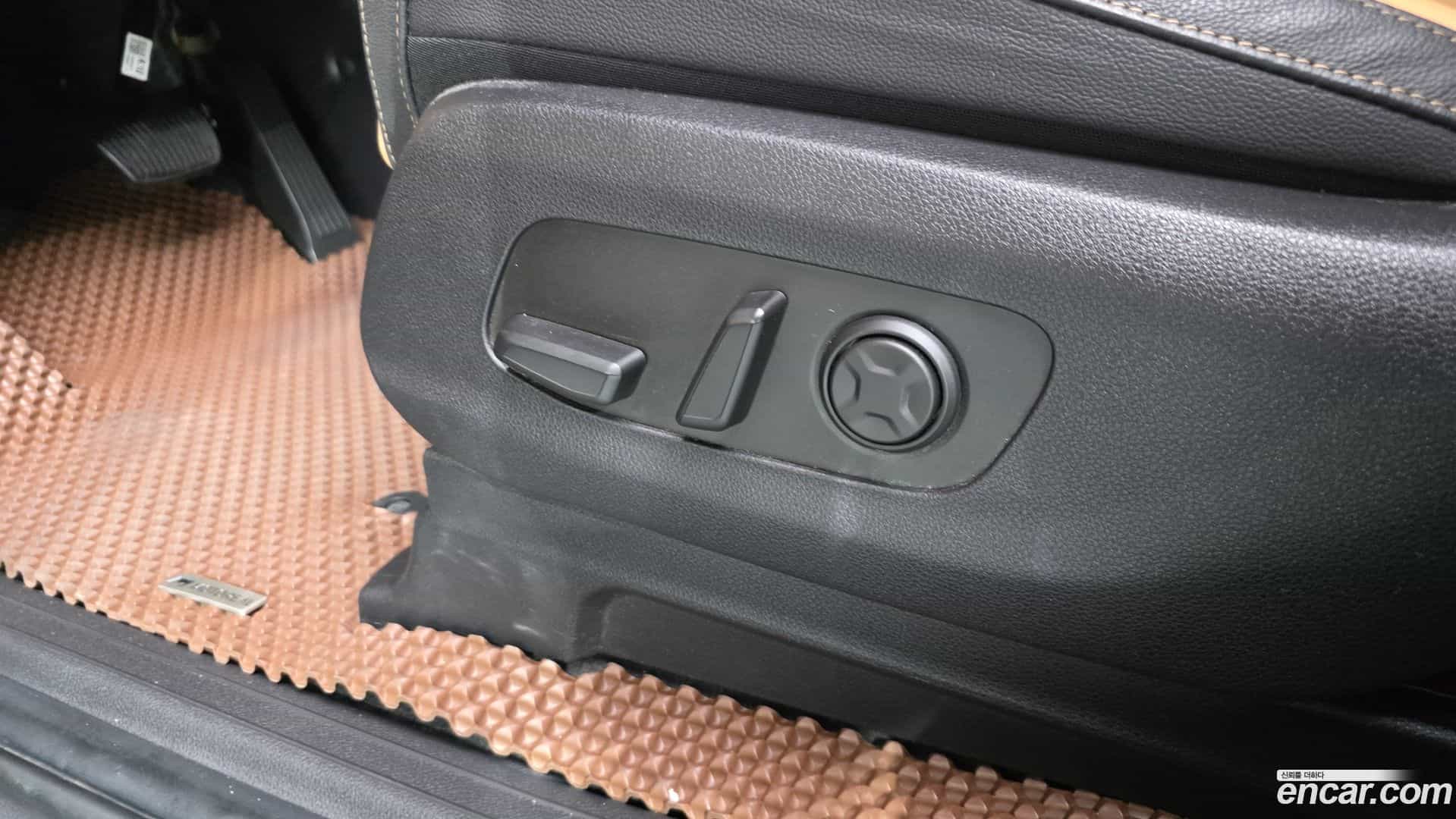 Canival Kia 2023.9-OPTION-044