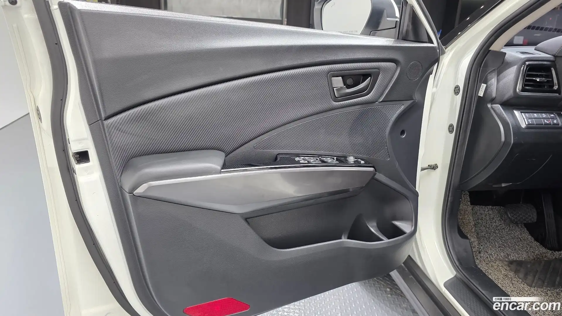 TIBOLI KG Mobility 2020.6-INNER-034