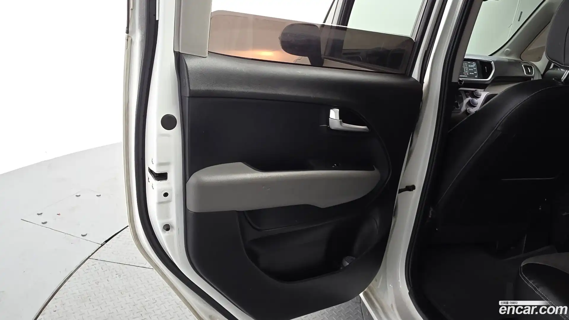 RAY Kia 2021.1-INNER-035