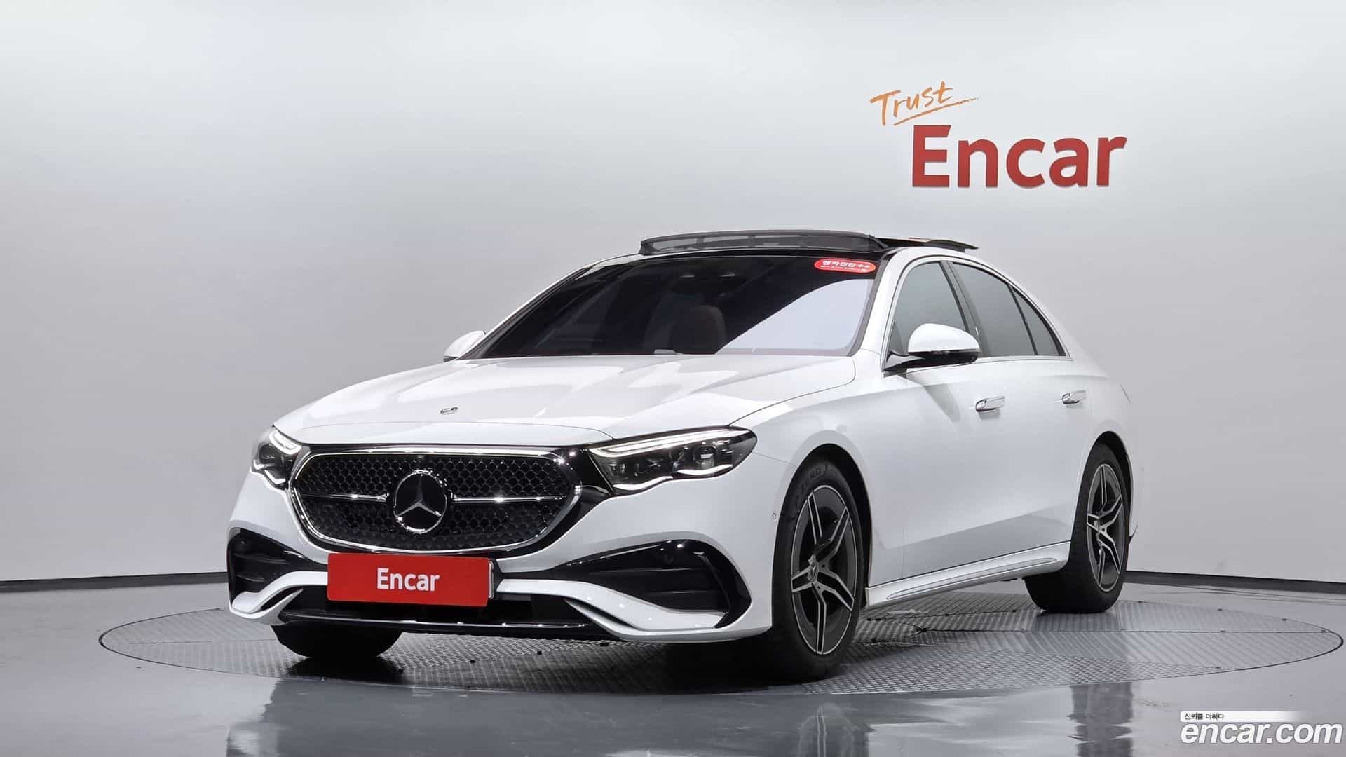 E-Class Mercedes-Benz 2026.0-THUMBNAIL-011