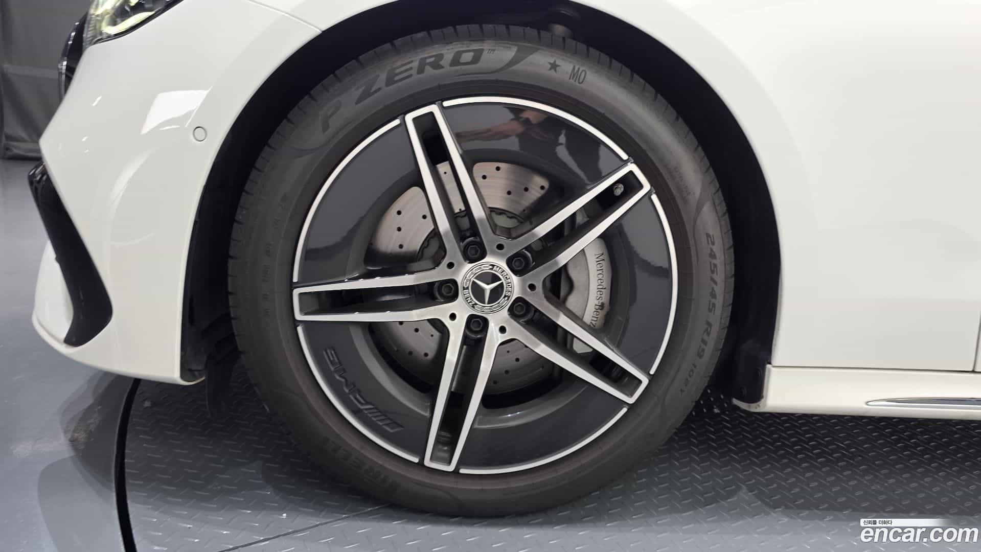 E-Class Mercedes-Benz 2026.0-OUTER-005