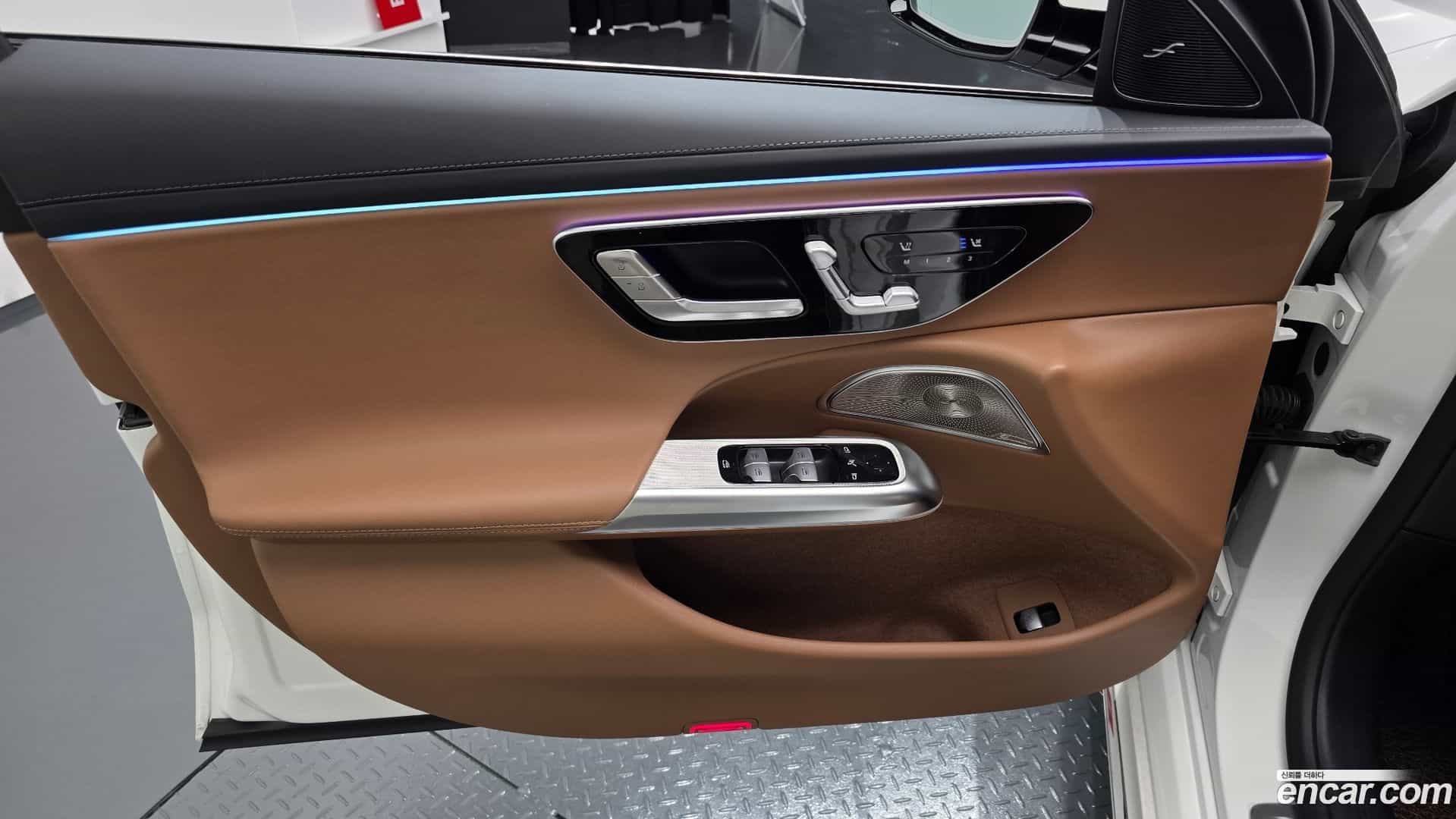 E-Class Mercedes-Benz 2026.0-OPTION-041