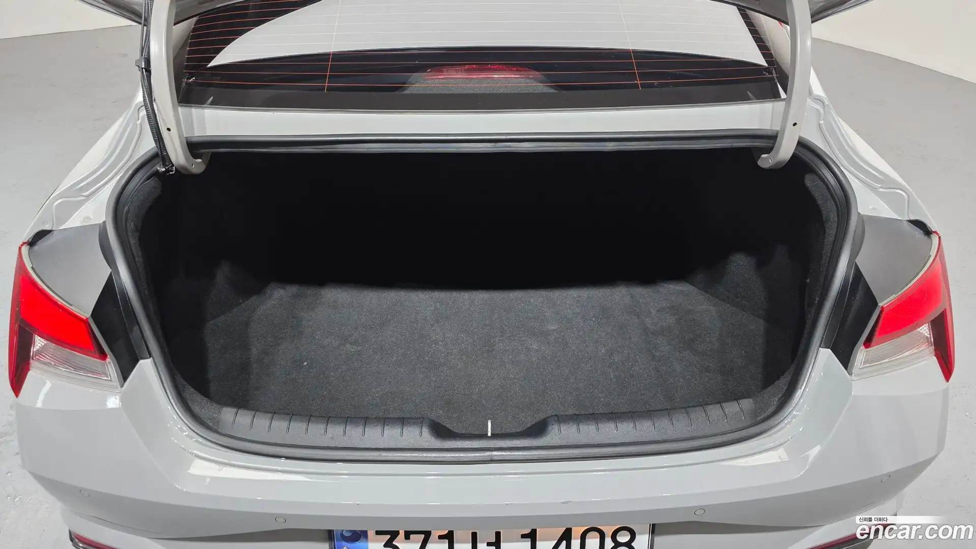 AVANTE Hyundai 2021.3-OPTION-040