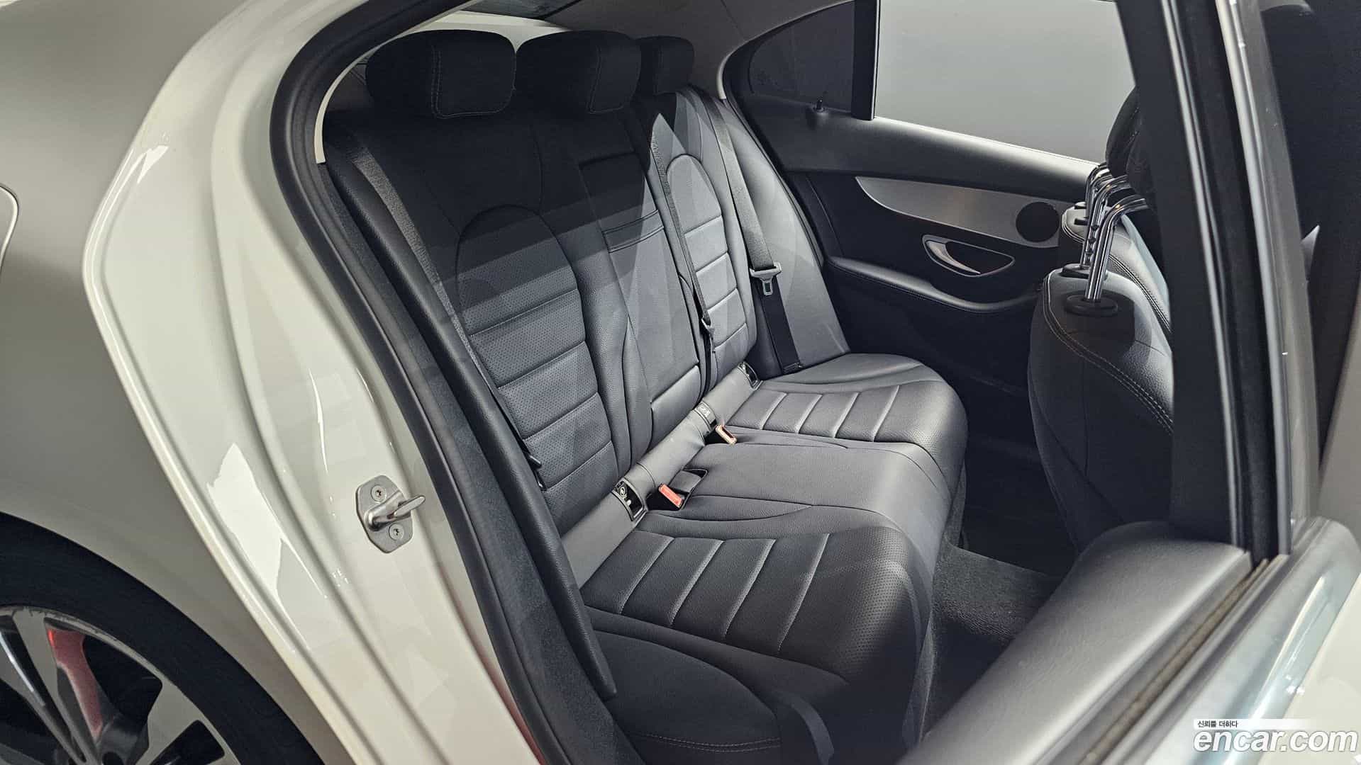 C-Class Mercedes-Benz 2018.1-OPTION-015