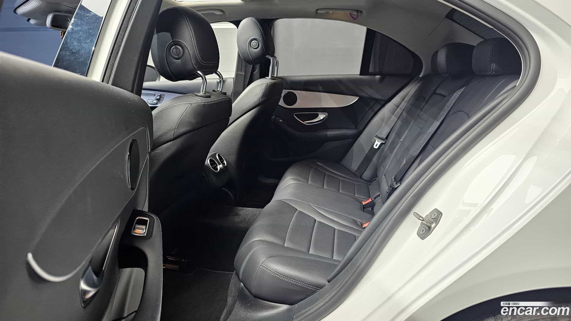 C-Class Mercedes-Benz 2018.1-OPTION-016