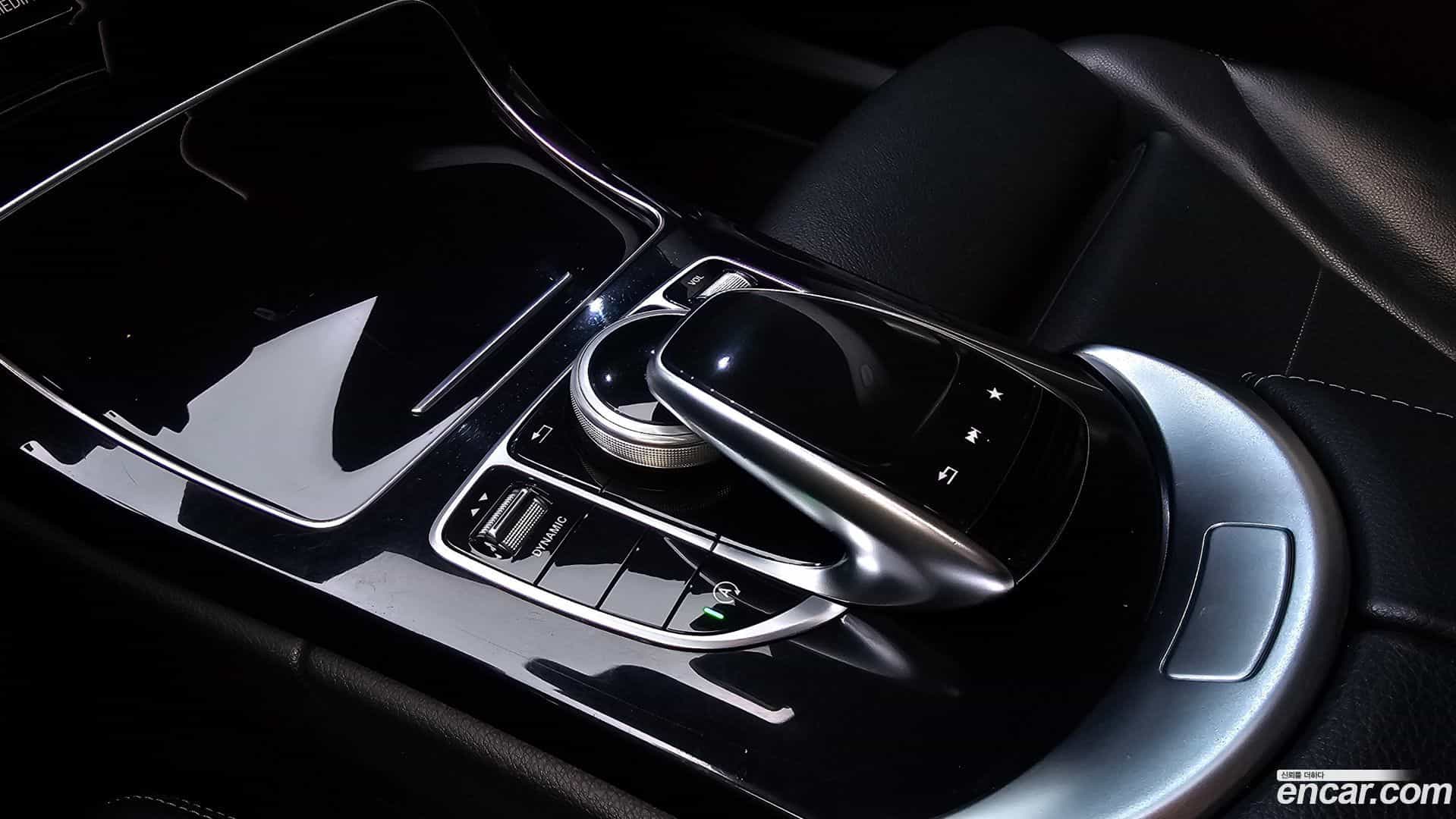 C-Class Mercedes-Benz 2018.1-OPTION-023
