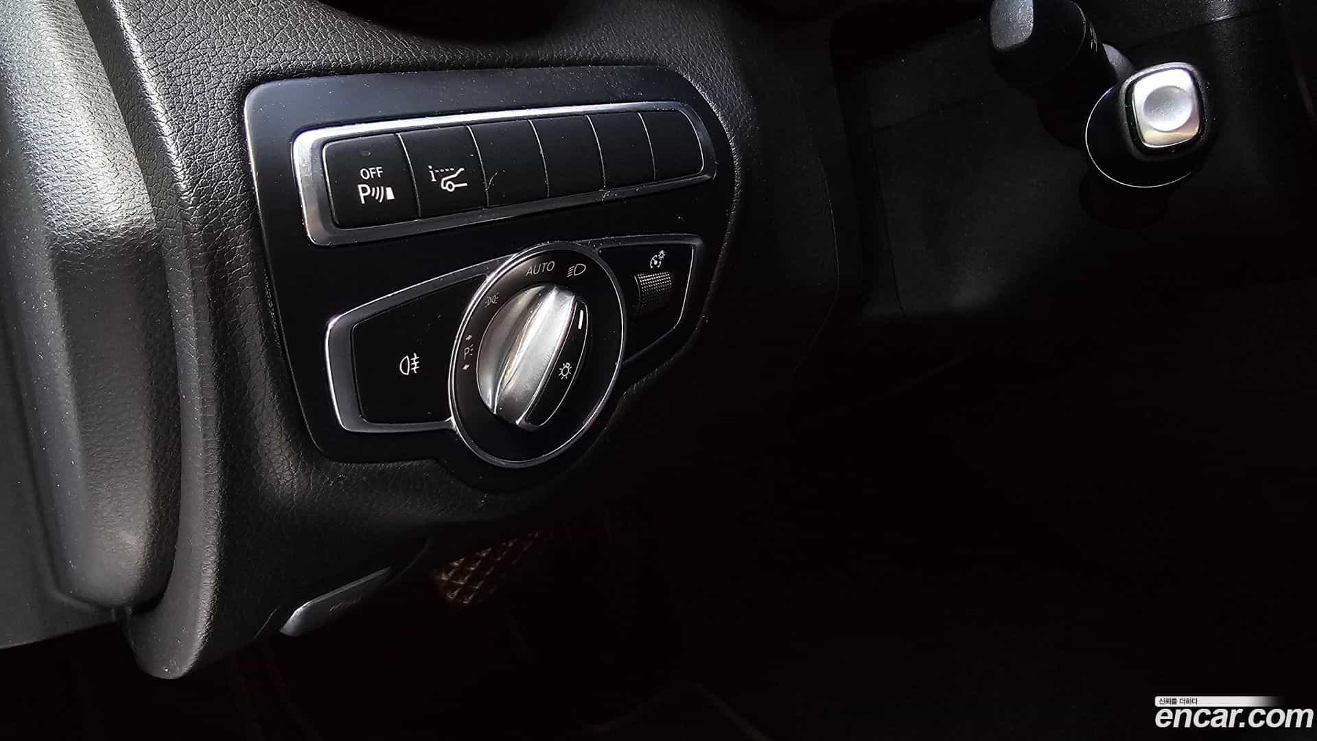 C-Class Mercedes-Benz 2018.1-OPTION-024