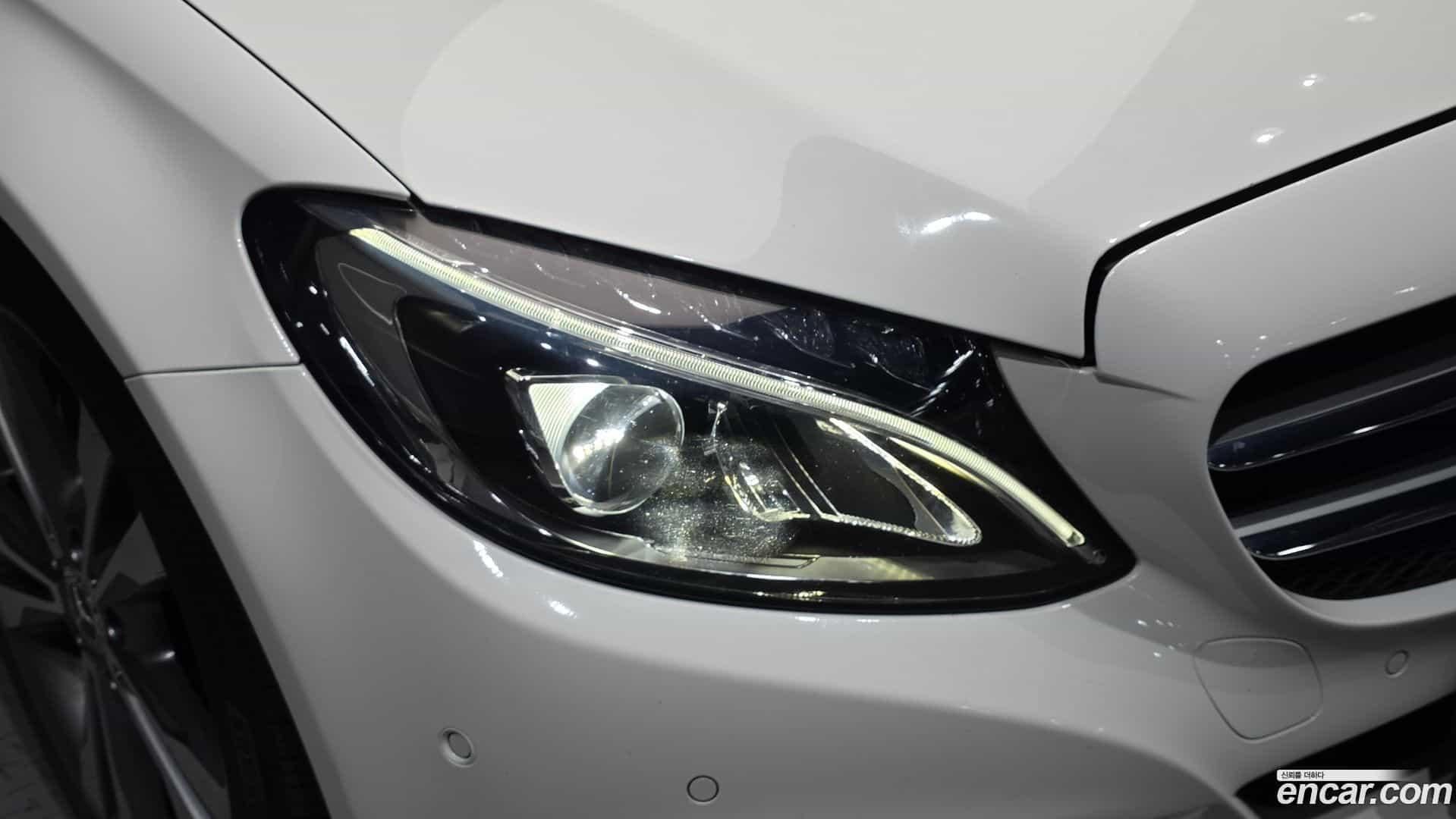 C-Class Mercedes-Benz 2018.1-OUTER-032