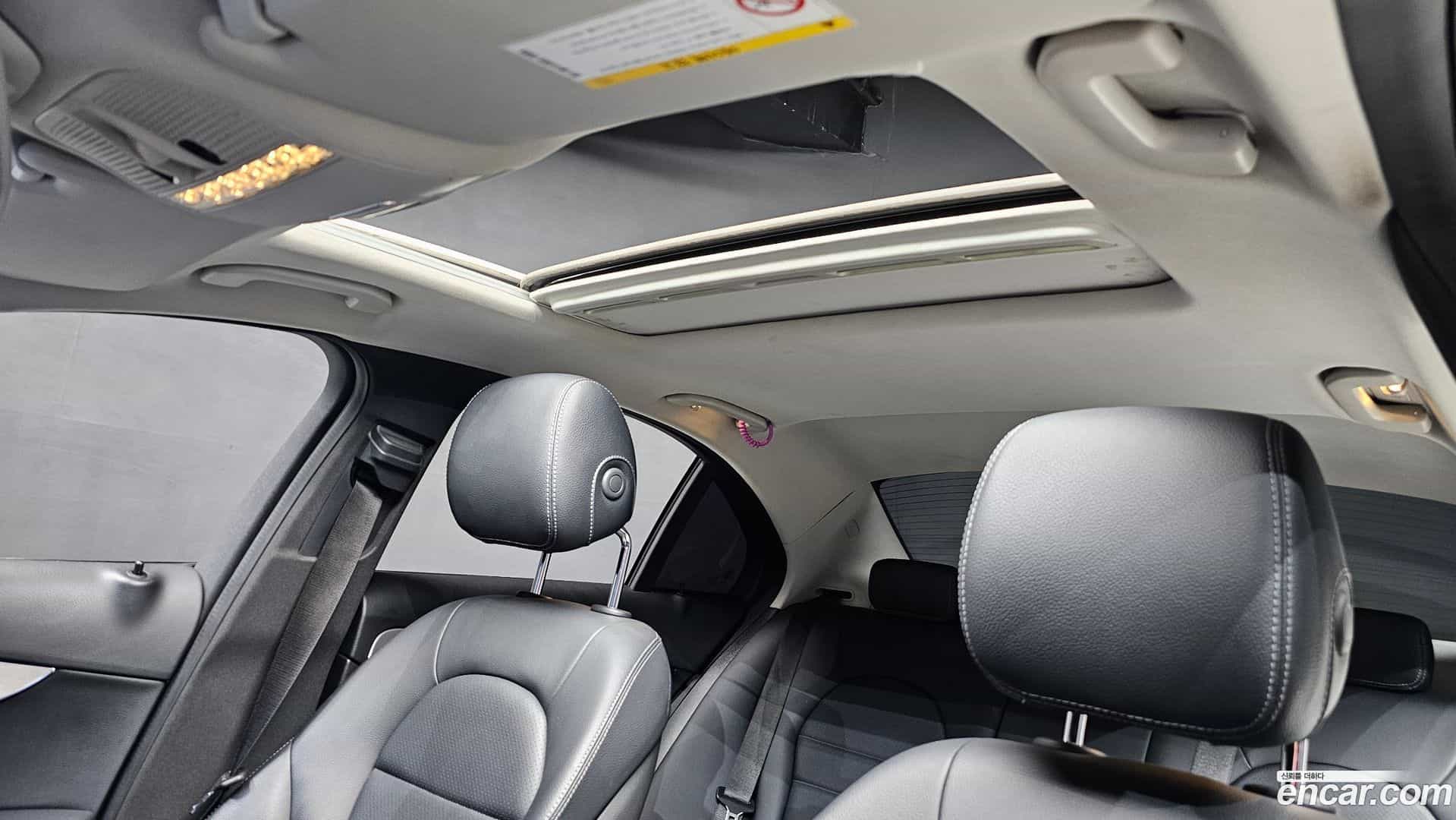 C-Class Mercedes-Benz 2018.1-OPTION-044