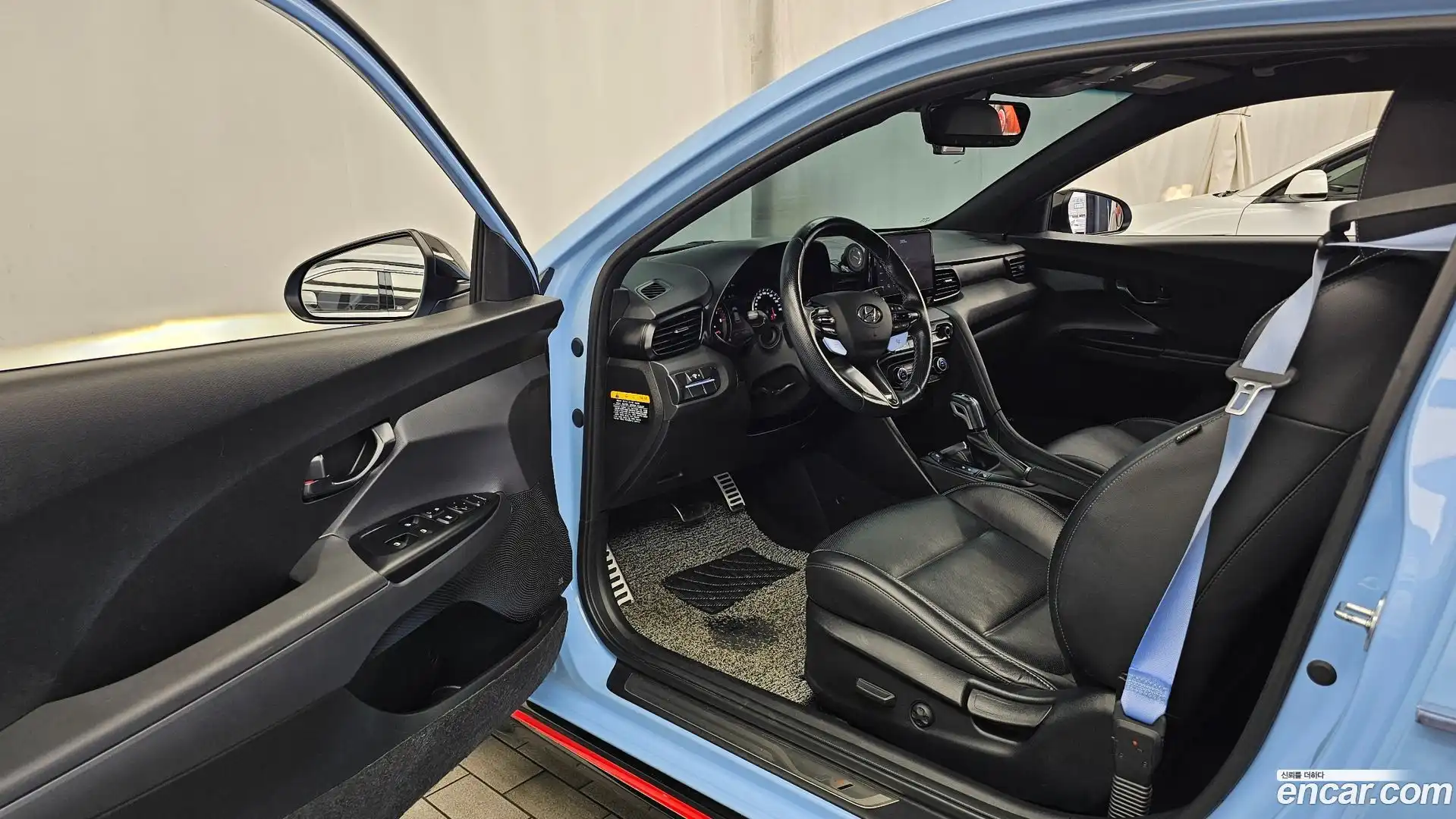 Veloster Hyundai 2020.6-INNER-010