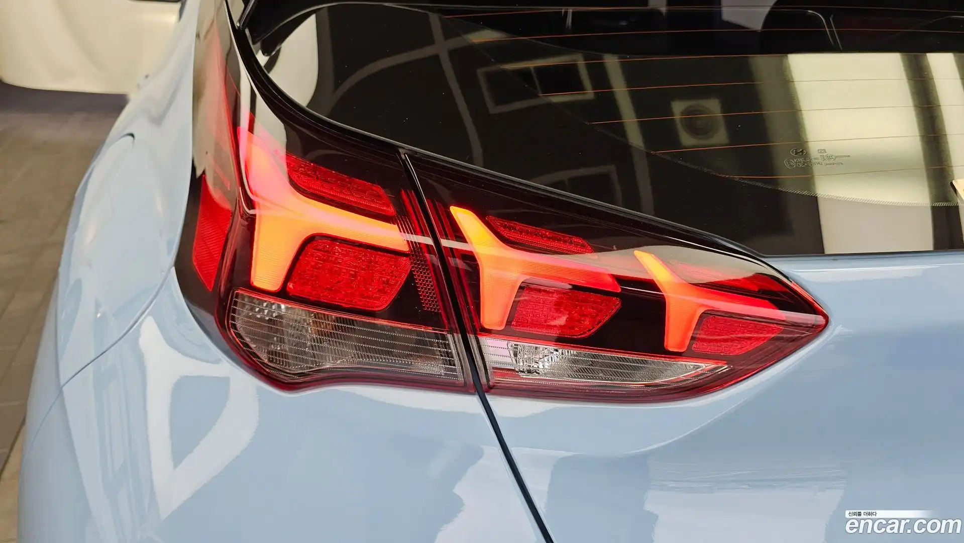 Veloster Hyundai 2020.6-OUTER-033