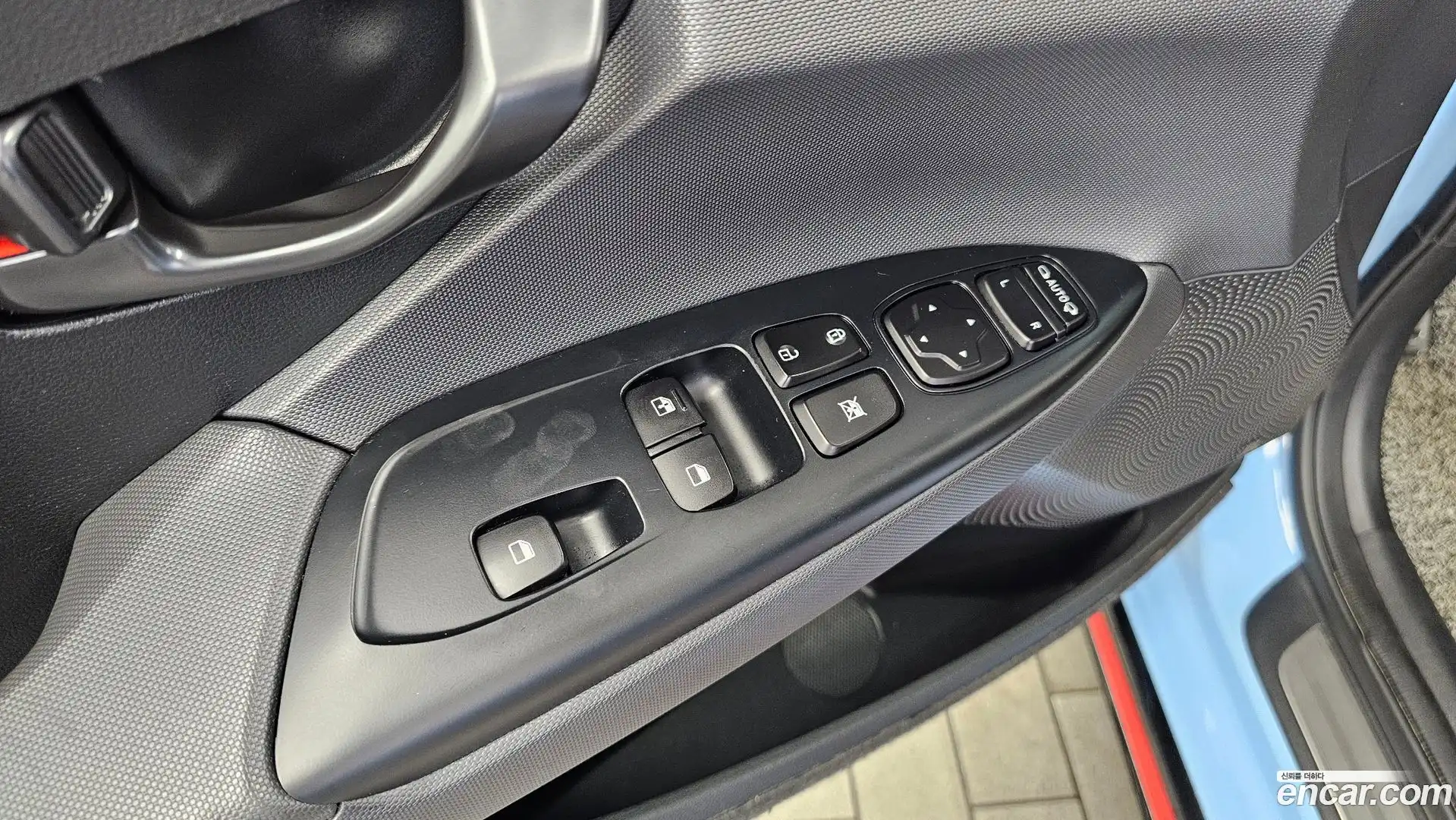 Veloster Hyundai 2020.6-OPTION-040